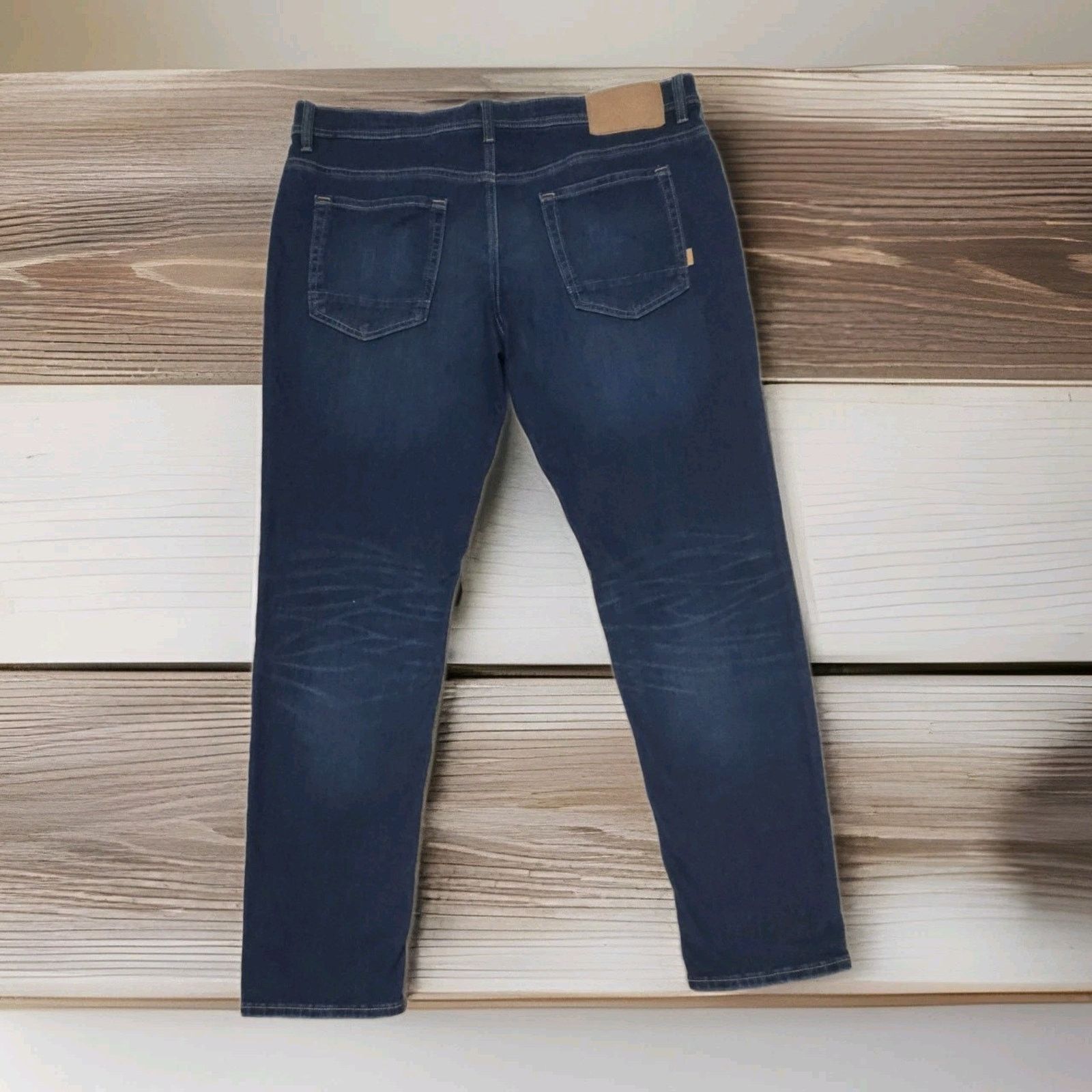 Hugo Boss Hugo Boss Mens Jeans Tapered Fit Stretch Dark Blue Wash 38 Size US 38 / EU 54 - 3 Thumbnail