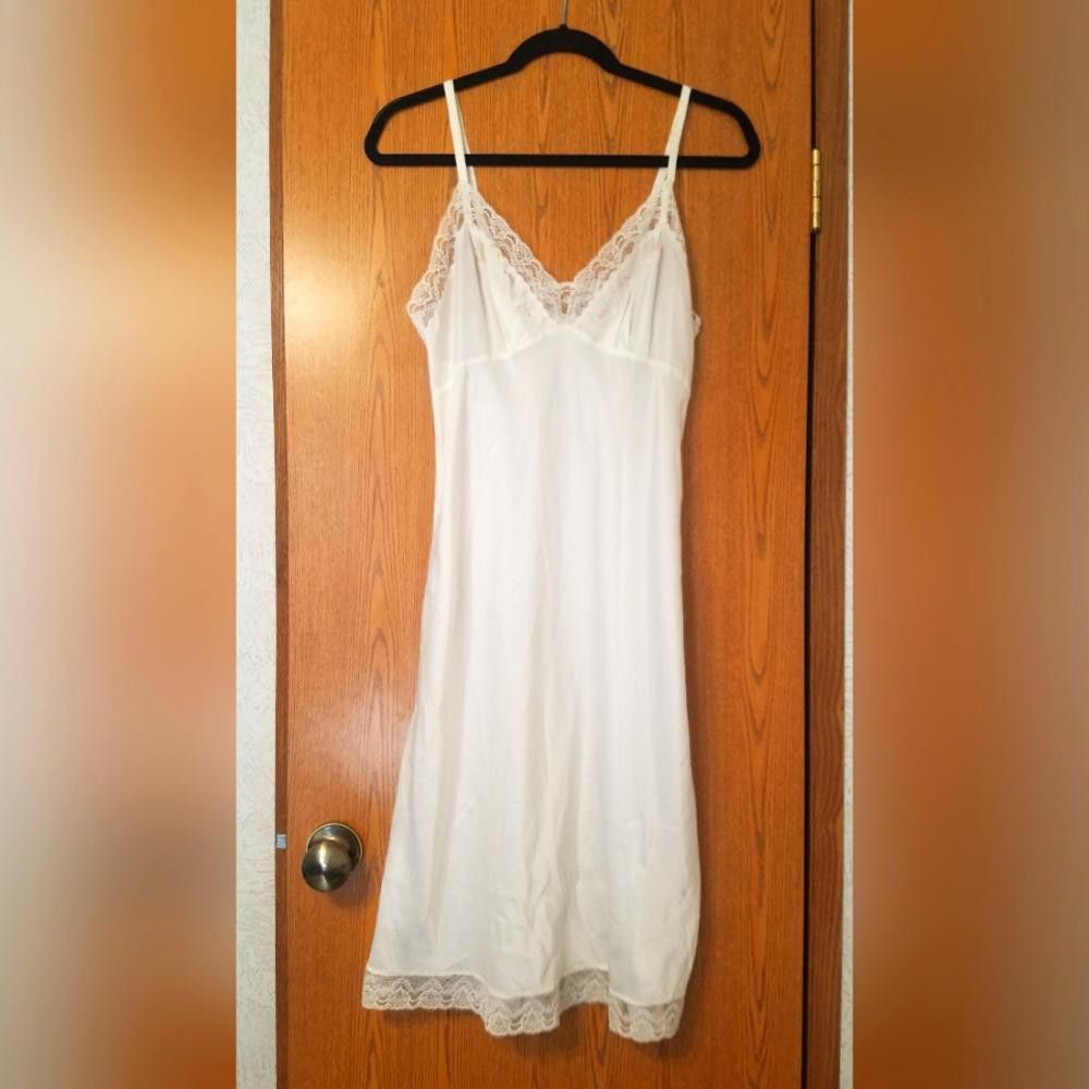 Designer Windy Rose Vintage Slip Size 38 Size ONE SIZE - 1 Thumbnail