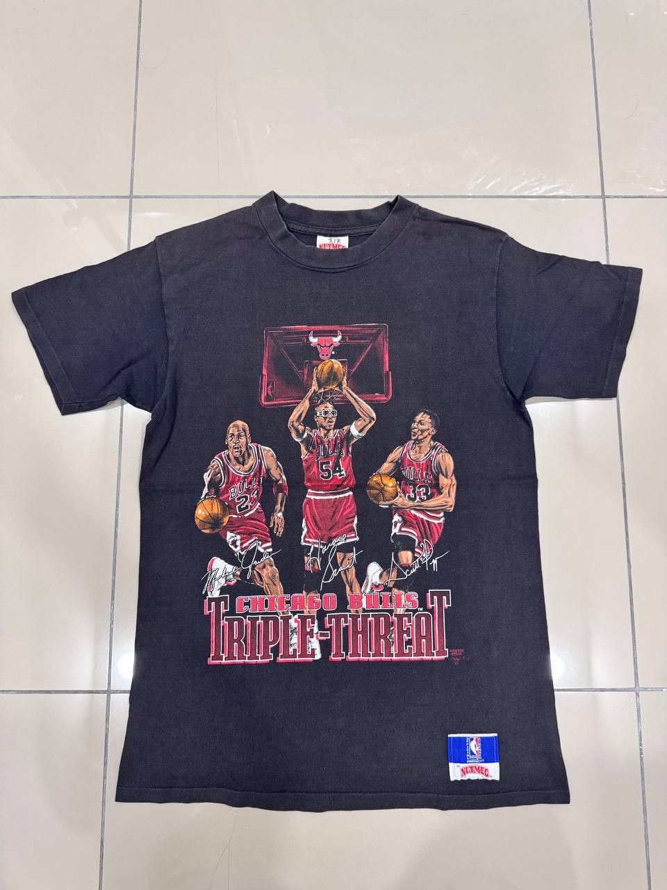 Vintage 90's Chicago Bulls Triple Threat Nutmeg