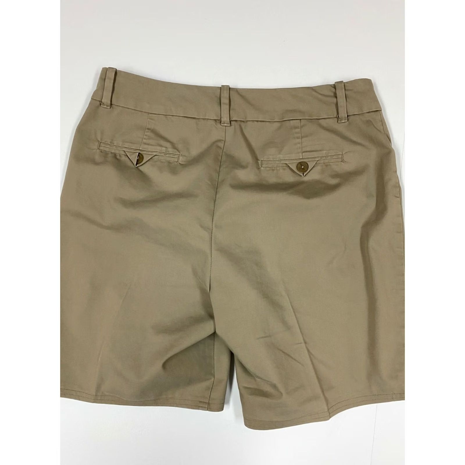 Dockers DOCKERS Shorts Womens 28 beige Chino khaki Casual CottonBlend FlatFront Zipper MidRise Classic Comfort Summer Walking Boys/Girls? Size 28" / US 6 / IT 42 - 6 Thumbnail