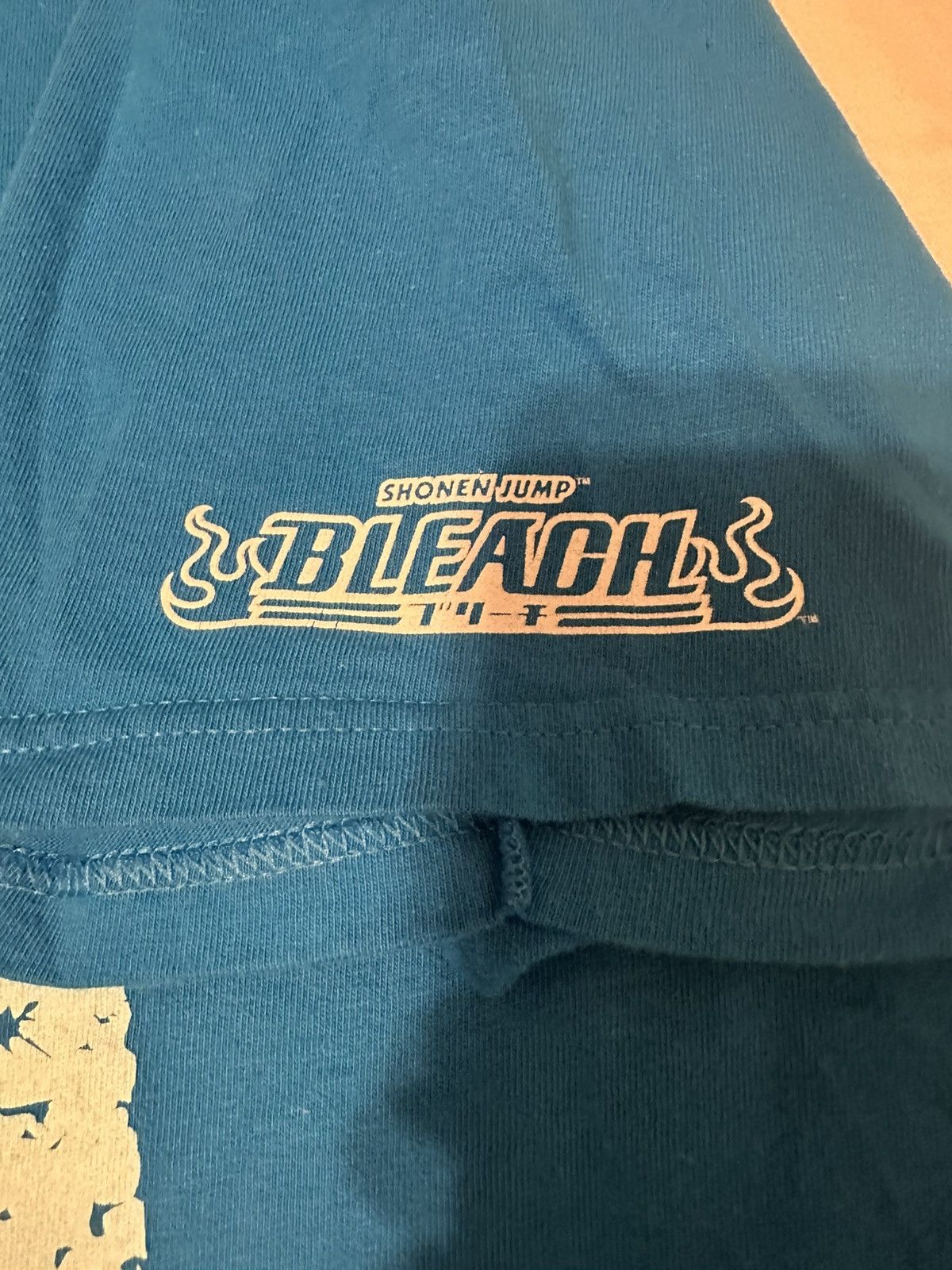 Vintage Bleach Kon y2k anime t shirt