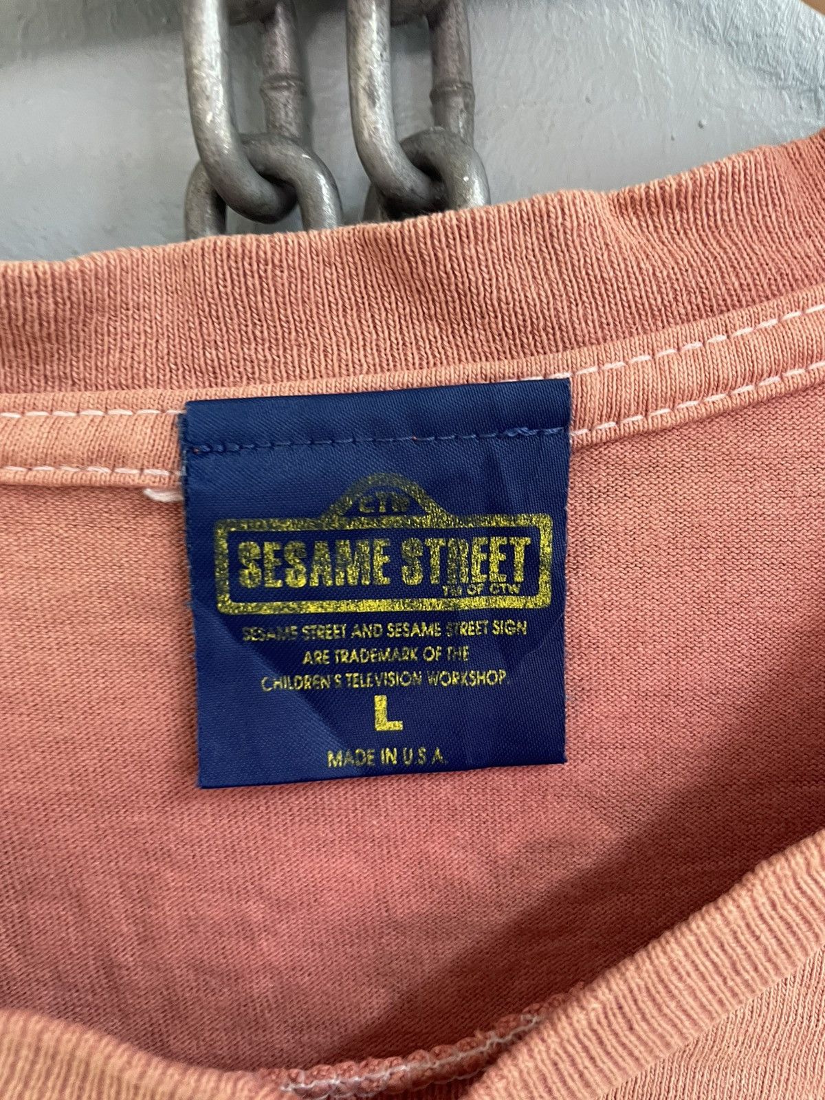 Cartoon Network Vintage 90s Sesame Street sun faded t shirt Size US L / EU 52-54 / 3 - 7 Thumbnail