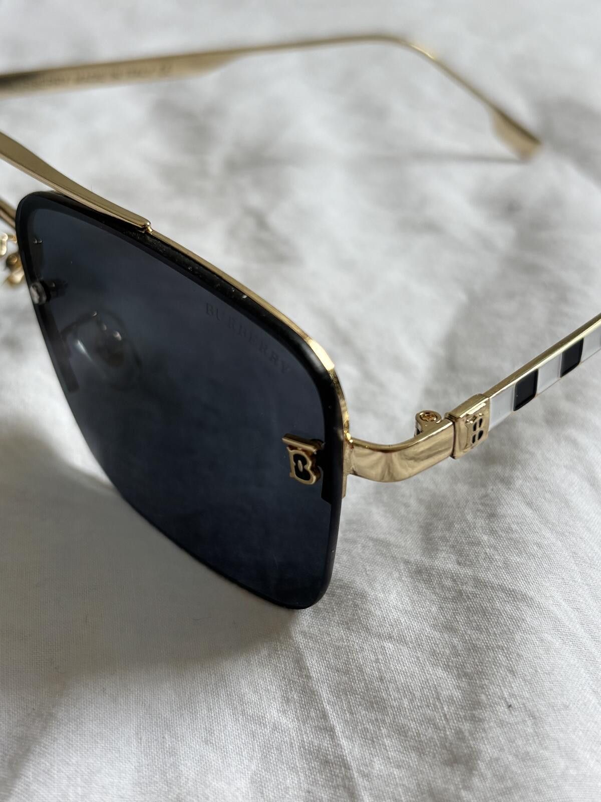 Burberry Burberry - Square Gradient Lens Sunglasses with Gold Frame Size ONE SIZE - 8 Thumbnail