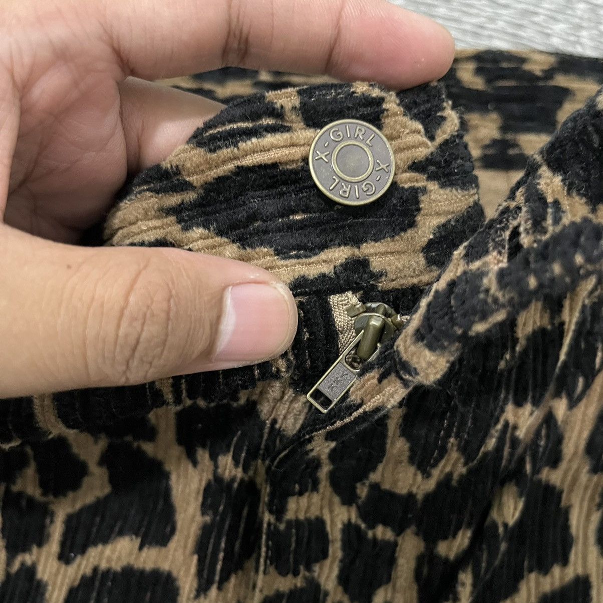 Japanese Brand X-GIRL Cargo Pocket Leopard Corduroy Pant Size US 26 / EU 42 - 13 Thumbnail