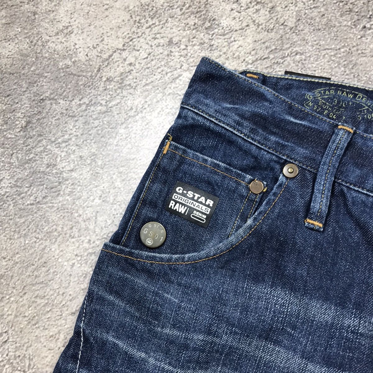 Vintage Vintage G-Star Distressed Denim Shorts Streetwear Y2K 32 Size US 32 / EU 48 - 3 Thumbnail