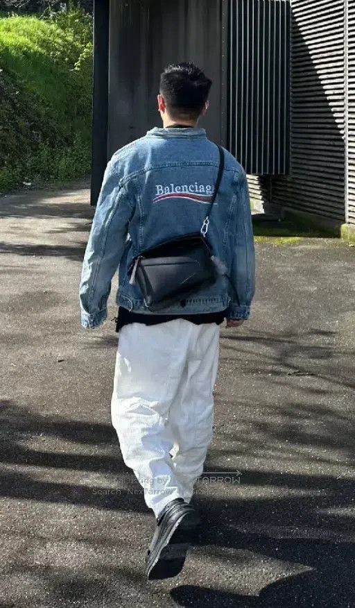 Balenciaga Balenciaga Blue Coca-Cola Washed Aged Denim Jacket Size US S / EU 44-46 / 1 - 8 Thumbnail