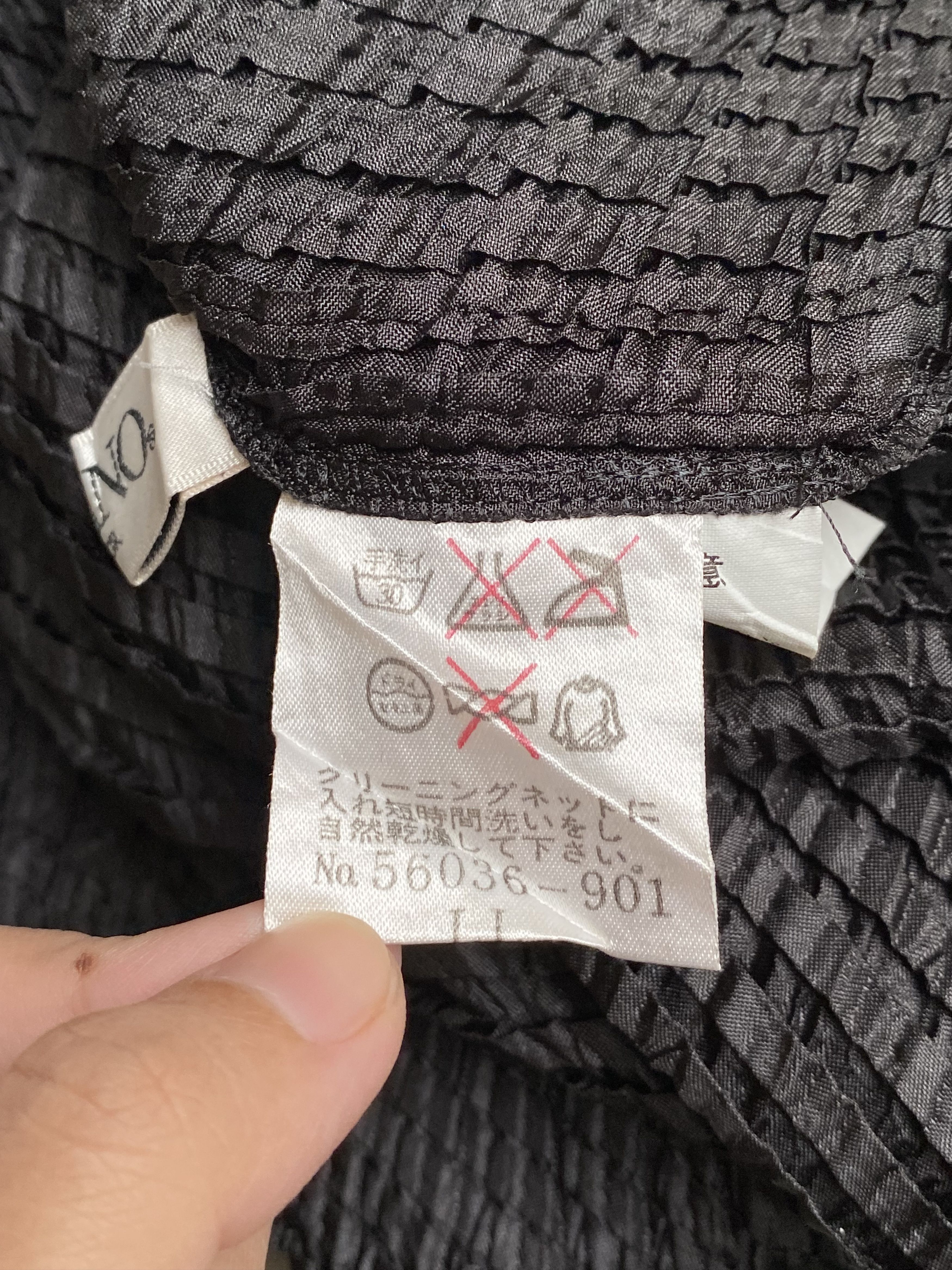 Issey Miyake ISSEY PISANO JUNIOR Black Pleats T-shirt Size US S / EU 44-46 / 1 - 13 Thumbnail