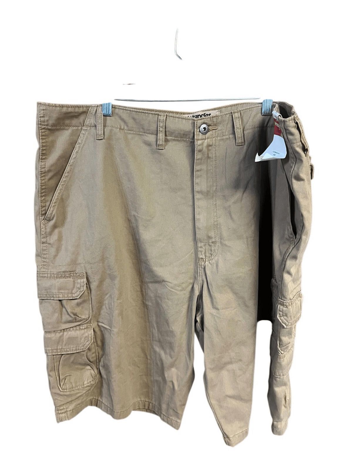 Wrangler Wrangler Men’s Cargo khaki Shorts Sz 44/11 NWT Size US 44 / EU 60 - 1 Thumbnail