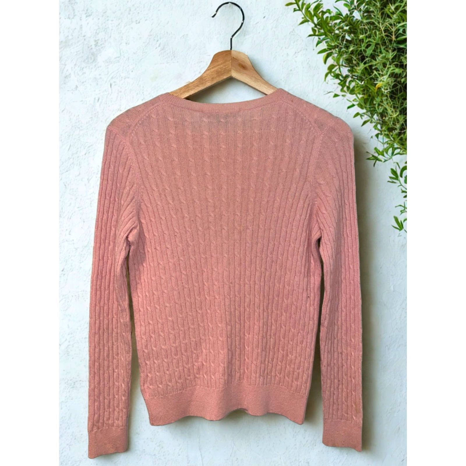 Brooks Brothers VINTAGE Brooks Brothers Women’s Pink Italian Cashmere Cable Knit Sweater XS Size XS / US 0-2 / IT 36-38 - 3 Thumbnail