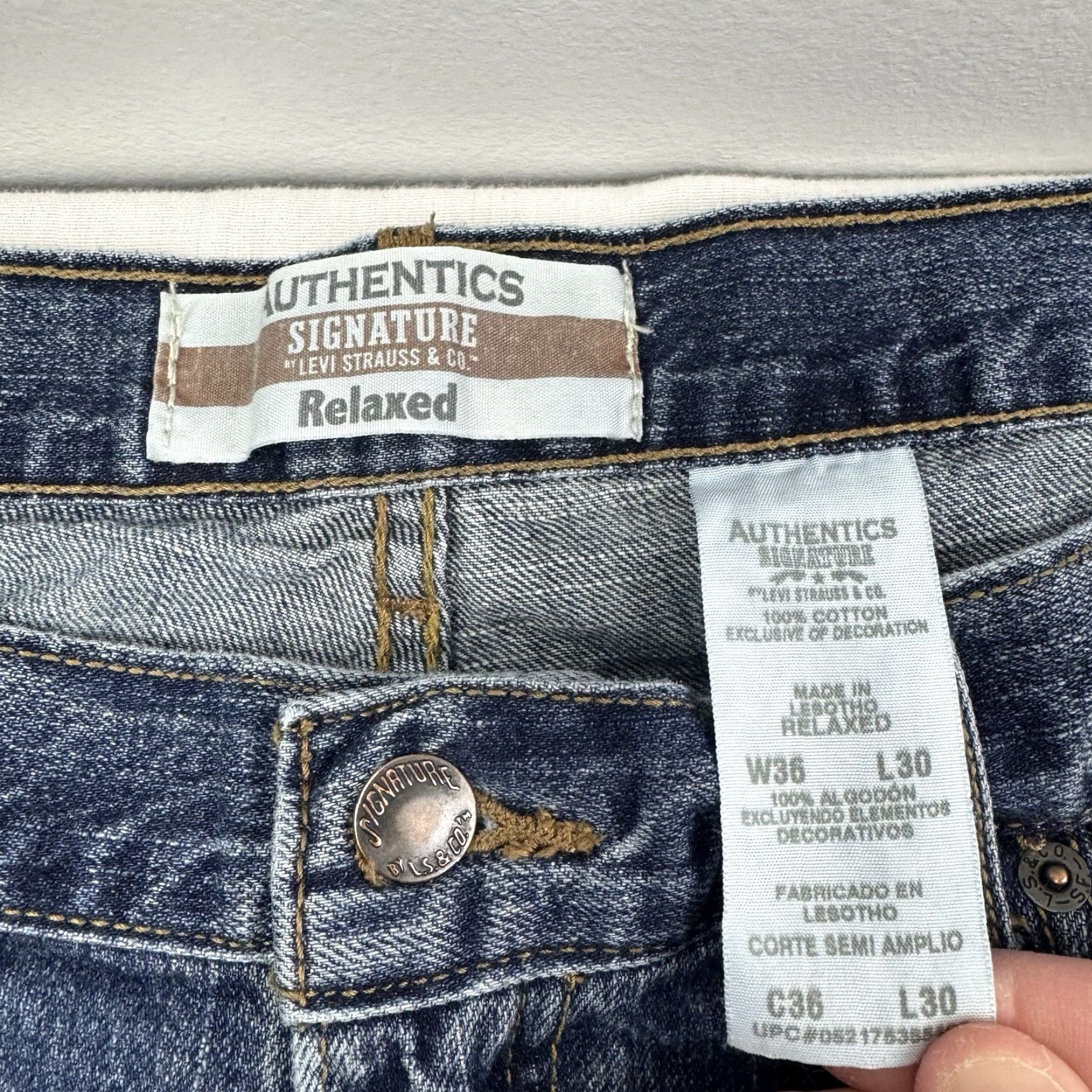 Levi's VINTAGE Levi's Signature Jeans Men 36x30 Baggy Relaxed Y2K Punk Grunge USA Denim Straight Mens Size US 36 / EU 52 - 3 Thumbnail