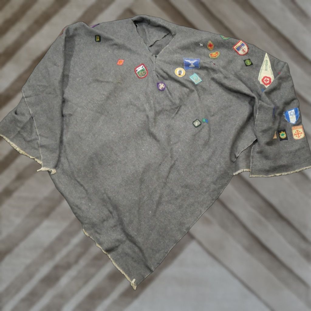 Vintage VINTAGE Shawl Mens Sweatshirt Pullover One Size Gray Fleece Patchwork Boy Scout London Israel 90s Winter Mens Size US M / EU 48-50 / 2 - 1 Thumbnail