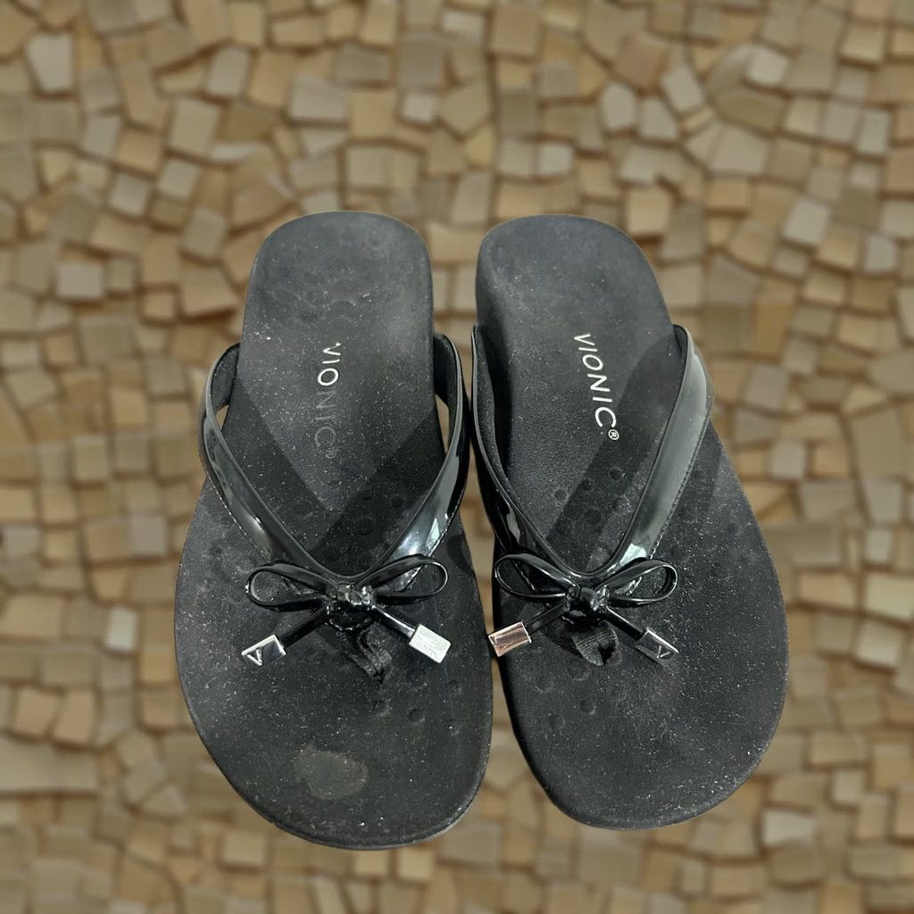 Vionic Vionic Bella II Sandals Sz 6 Black Flip Flop Arch Support Comfort Bows Thong Women Size US 6 / IT 36 - 1 Thumbnail