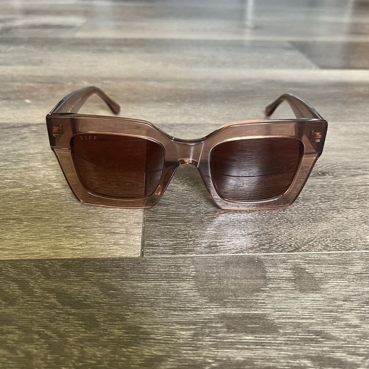 Other DIFF Eyewear Dani Sunglasses Rose Stone Taupe Rose Gradient Size ONE SIZE - 1 Thumbnail