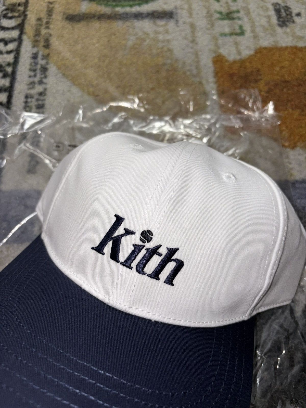 Kith × Ronnie Fieg × Wilson Kith x Wilson Two Tone Aaron Cap Size ONE SIZE - 2 Thumbnail