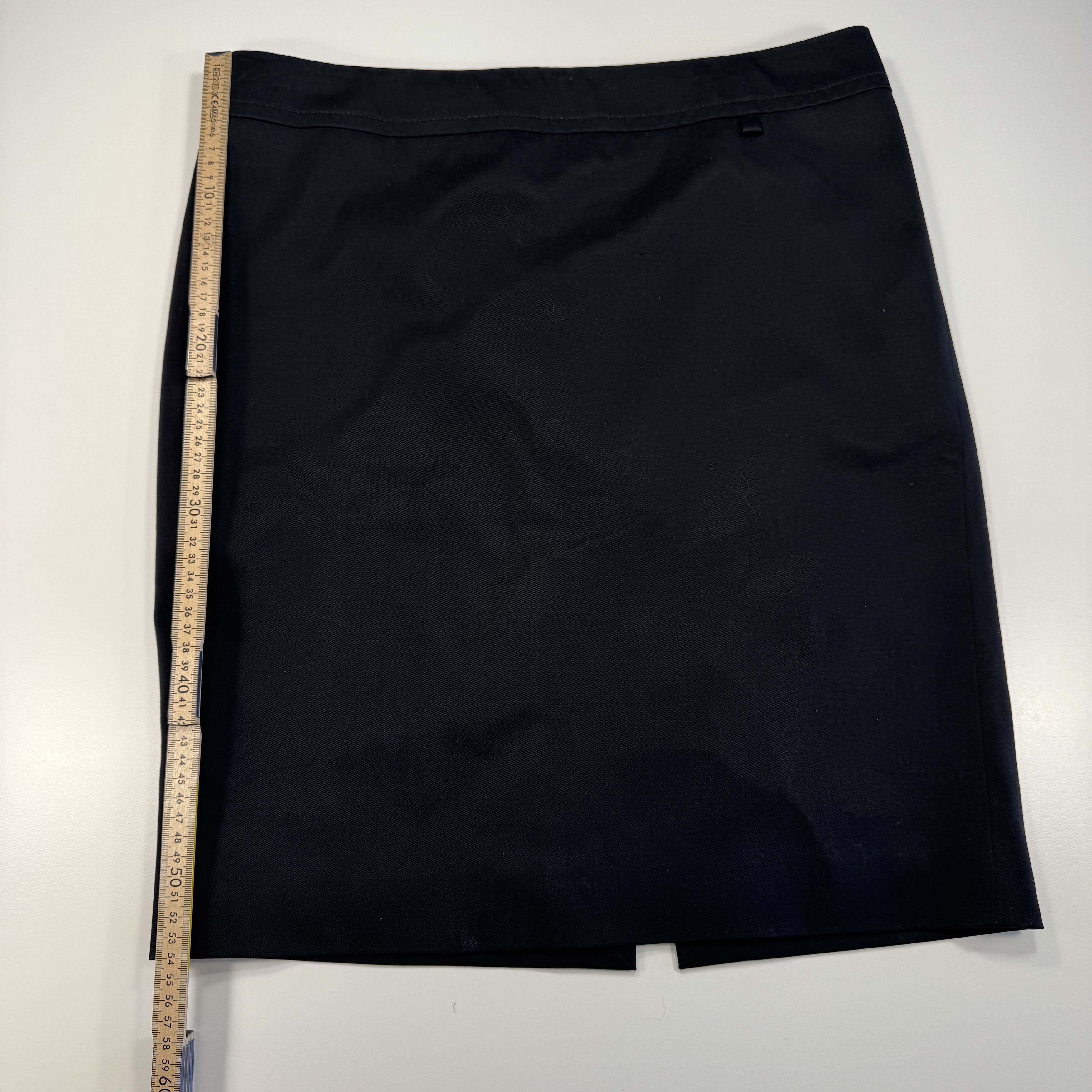 Gucci Gucci Penn Skirt, Made in Italy Size 30" / US 8 / IT 44 - 4 Thumbnail