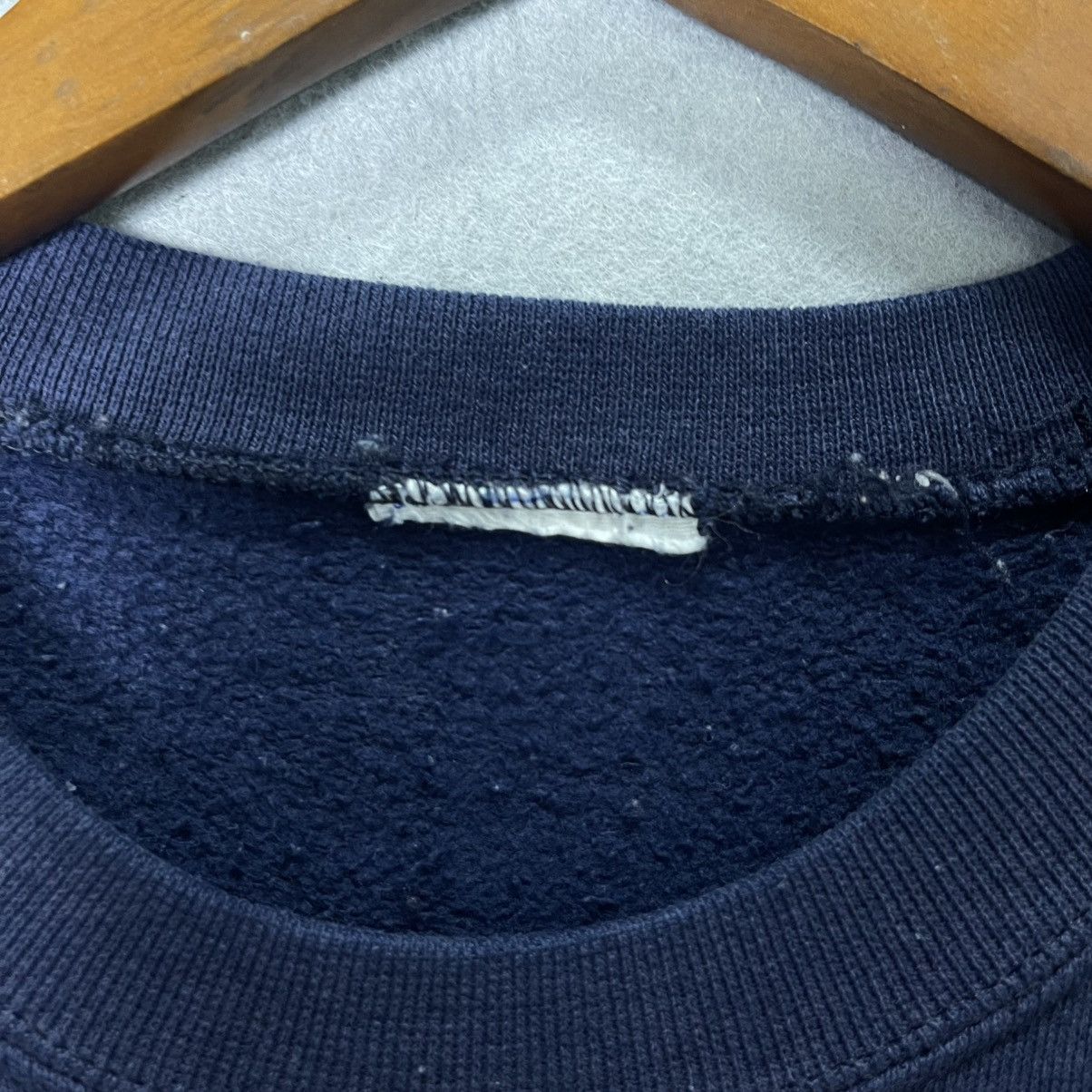 Vintage Vintage United States Navy NAVY Crewneck Sweatshirt Blue Size US L / EU 52-54 / 3 - 7 Thumbnail
