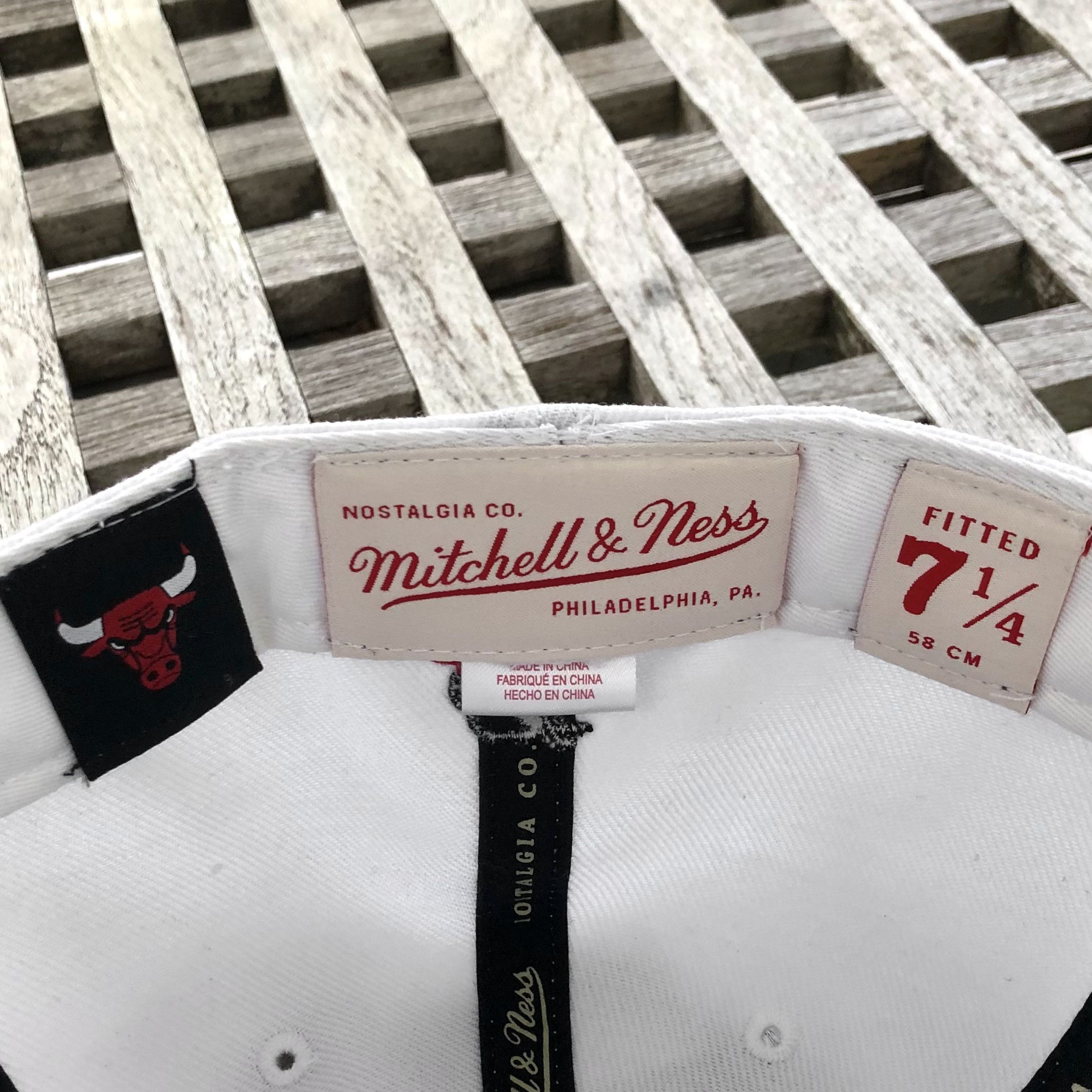 Mitchell & Ness Chicago Bulls 1993 NBA Finals Patch M&N Hat 7 1/4 Size ONE SIZE - 5 Thumbnail