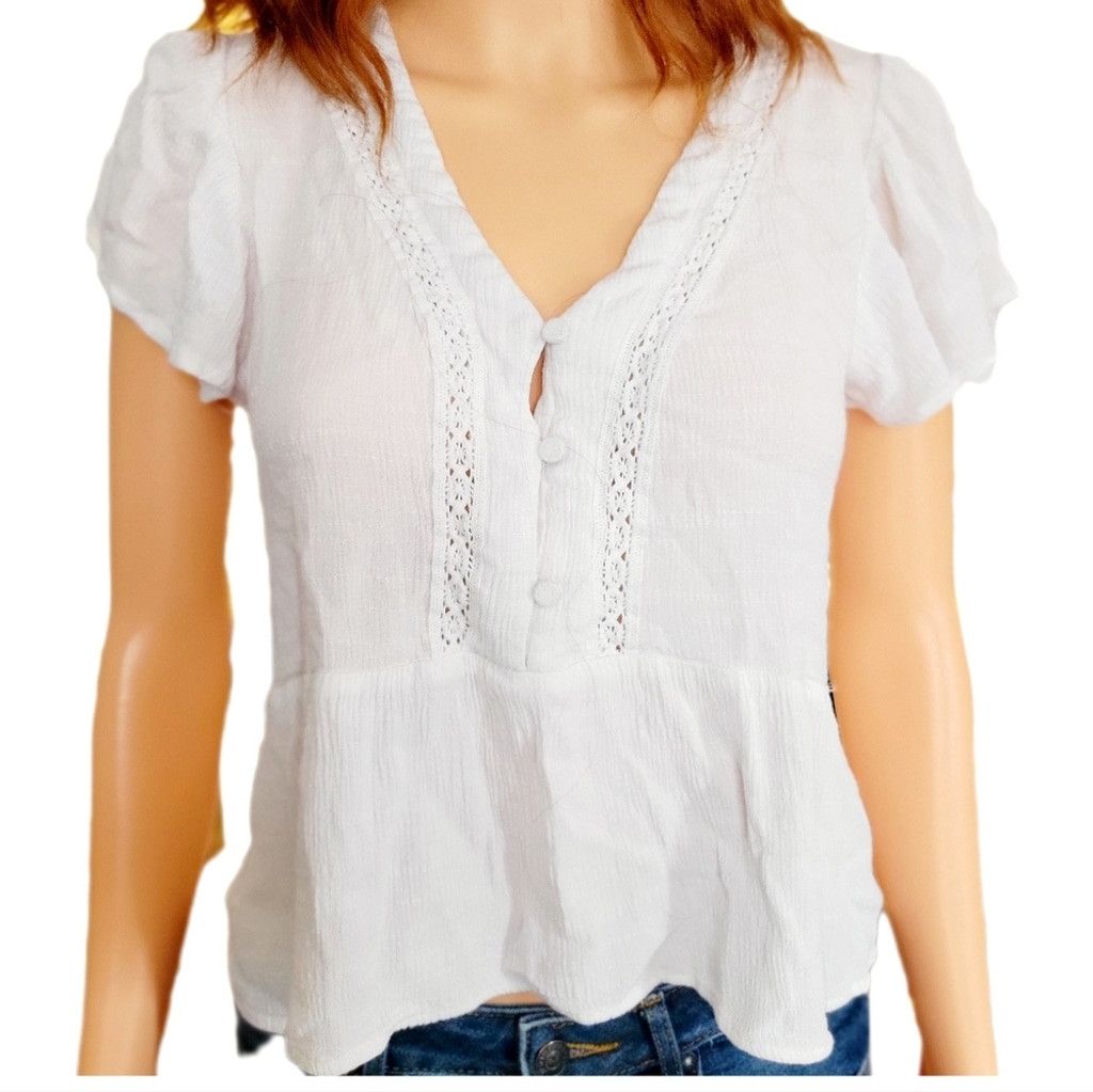 Other Eyeshadow short sleeve button-up crop top size medium Size M / US 6-8 / IT 42-44 - 2 Thumbnail