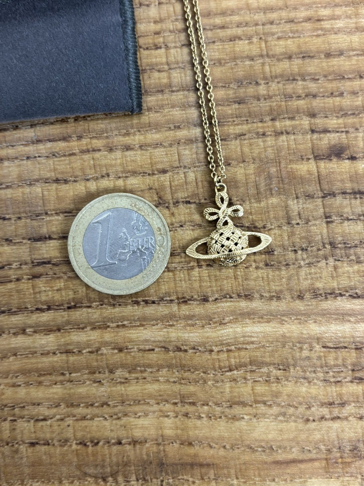 Vivienne Westwood Vivienne Westwood Simone Bas Relief Mini Necklace Gold Size ONE SIZE - 9 Thumbnail