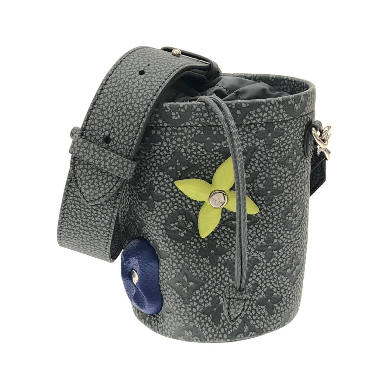Louis Vuitton Louis Vuitton Louis Vuitton Chalk Pouch Calf Accessory Pouch Leather Vanity Bag M81572 DUTY FREE for USA Size ONE SIZE - 1 Thumbnail