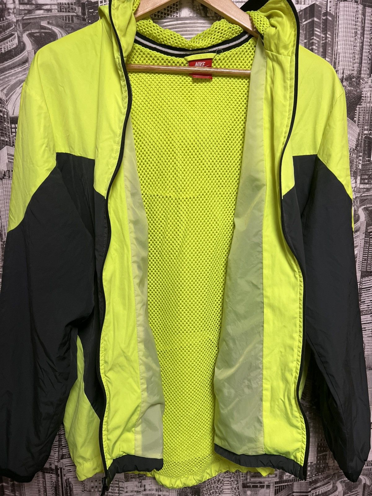Nike Nike Nylon Running Windbreaker Shell Jacket Size L Size US L / EU 52-54 / 3 - 12 Thumbnail