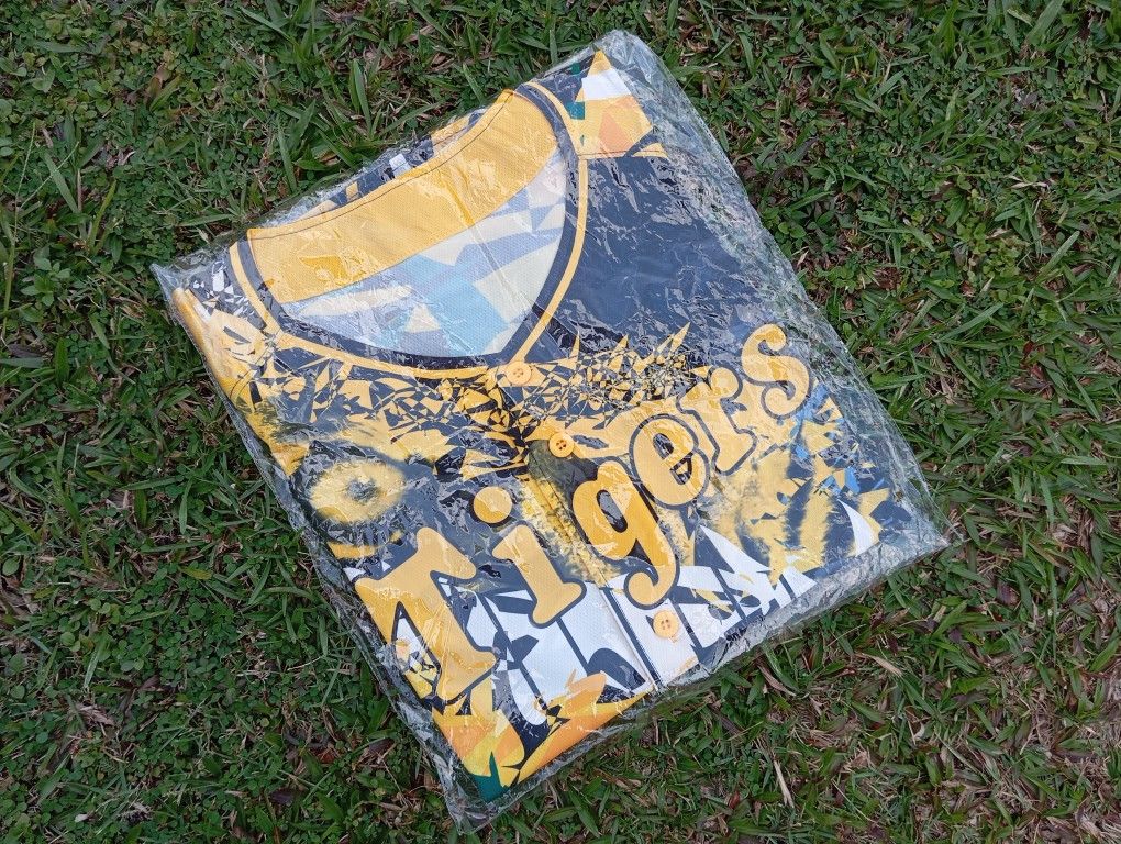 Japanese Brand Henshin Tigers 🐯 ⚾🎌 Stadium Promo Jersey 🏟️ Size US L / EU 52-54 / 3 - 3 Thumbnail