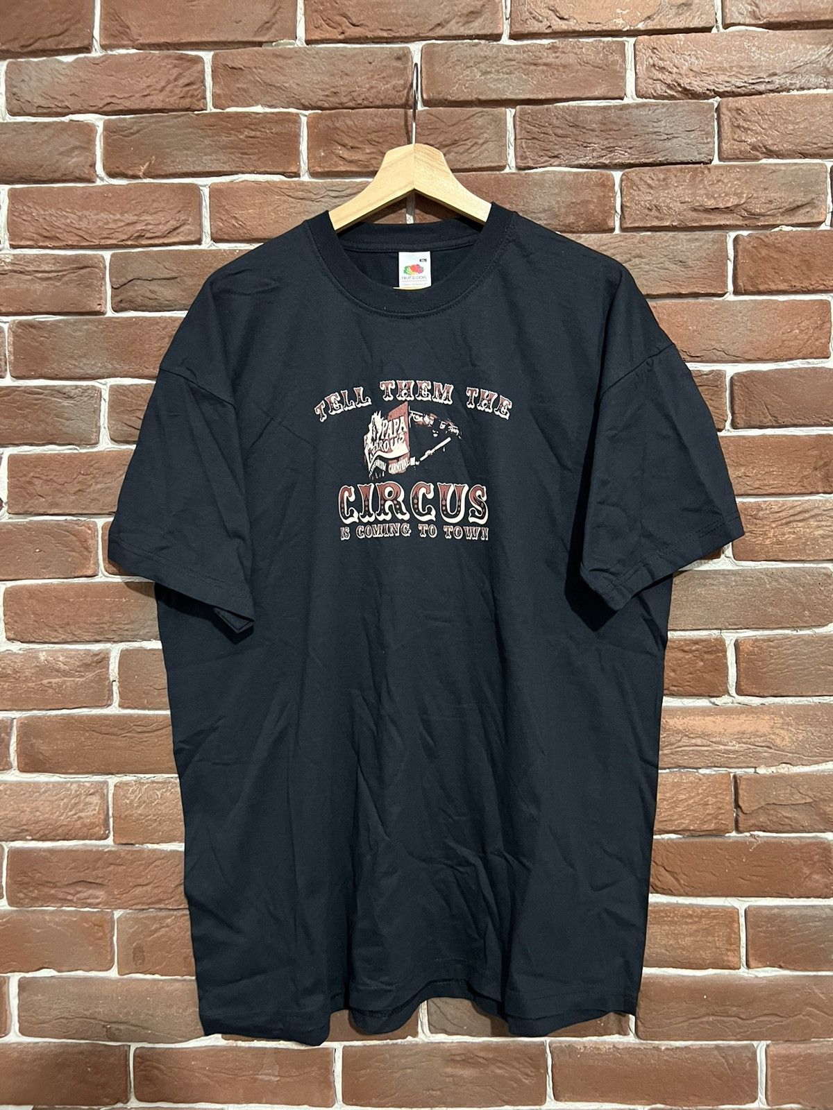 Vintage Vintage 00s Y2K Papa Lazarou’s Circus Carnival vintage tee Size US XL / EU 56 / 4 - 1 Thumbnail