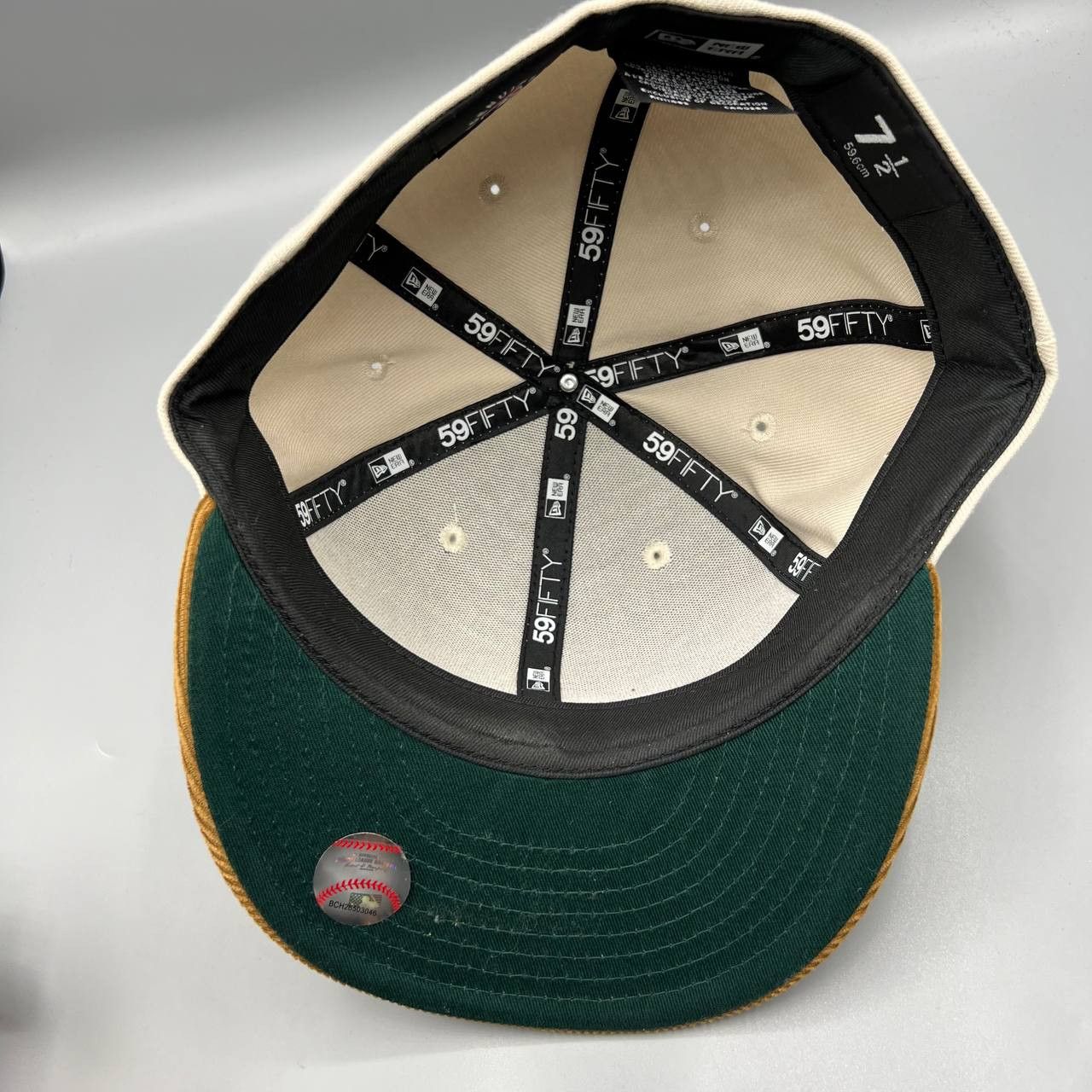 New Era Chicago White Sox Hat Men 7 1/2 World Series Corduroy Fitted Size ONE SIZE - 5 Thumbnail