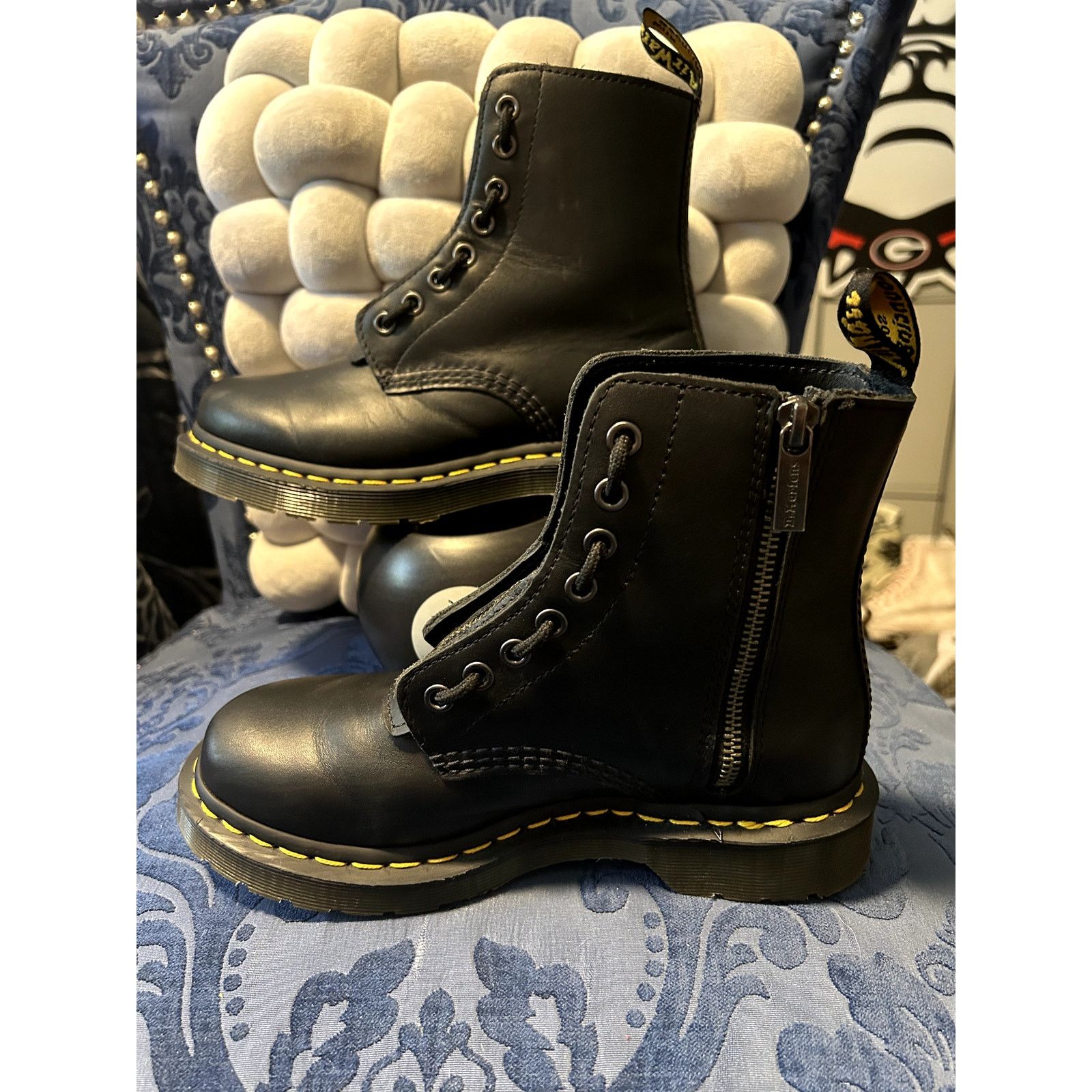 Dr. Martens Dr Martens Sinclair Front Zip Black size 6/EU 37 Size US 6 / IT 36 - 2 Thumbnail