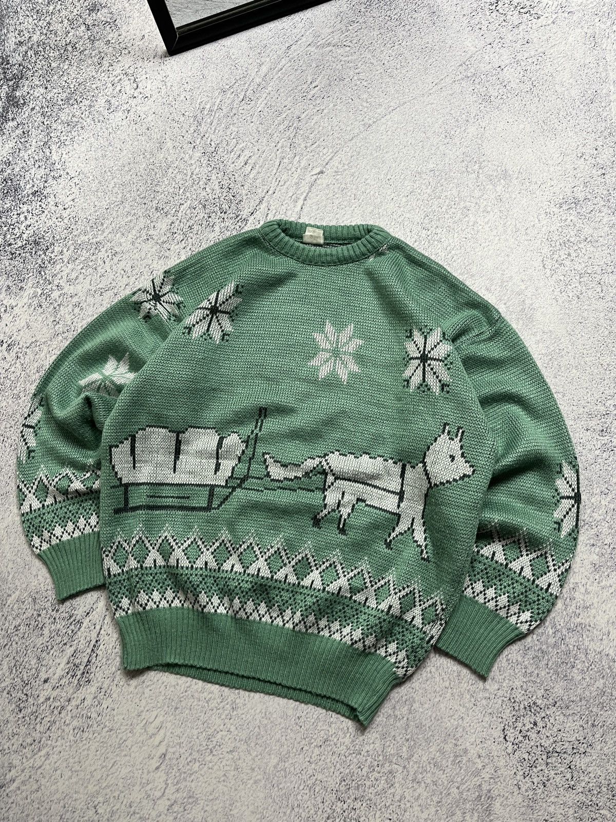 Vintage Vintage 90’s Winter Graphic Patterned Acrylic Knit Sweater Size L / US 10 / IT 46 - 2 Thumbnail