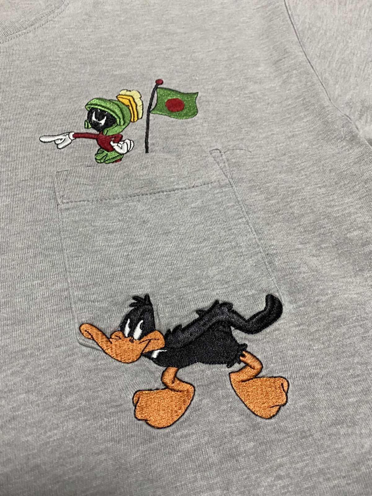 Vintage × Warner Bros Vintage Warner Bros. 1998 Ducks sz M Size US M / EU 48-50 / 2 - 2 Thumbnail