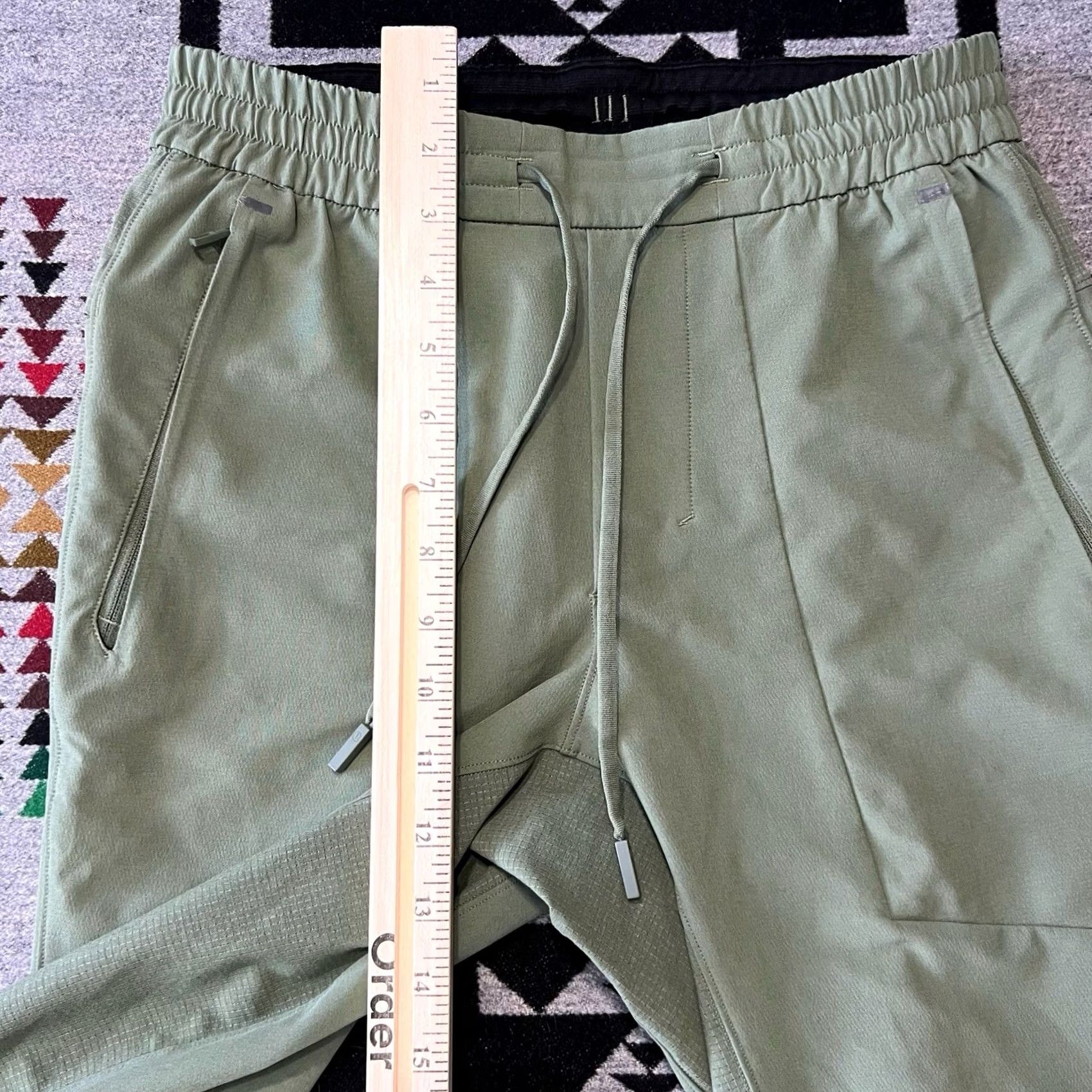 Lululemon Lululemon License To Train Jogger Mens XS Green Performance Pants C5 Size US 27 - 4 Thumbnail