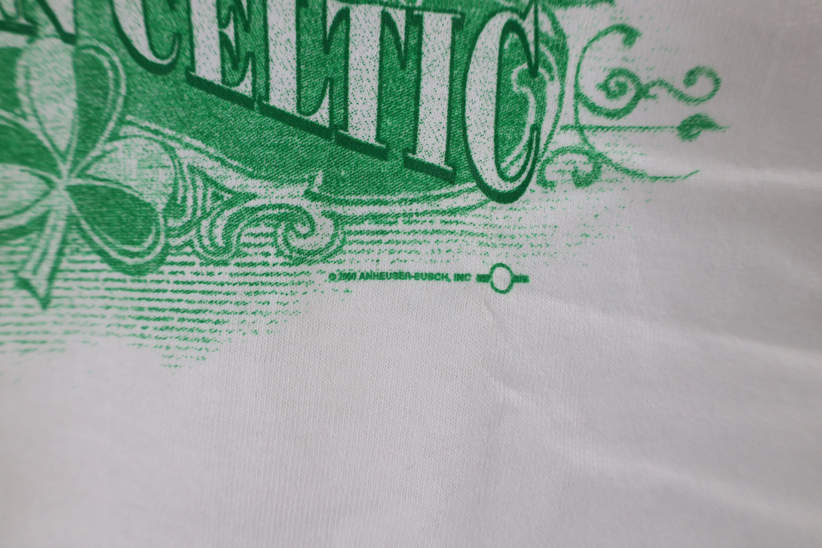 Vintage Vintage Y2K 2001 Budweiser Crisp Clean Celtic Beer T-Shirt Size US XL / EU 56 / 4 - 5 Thumbnail