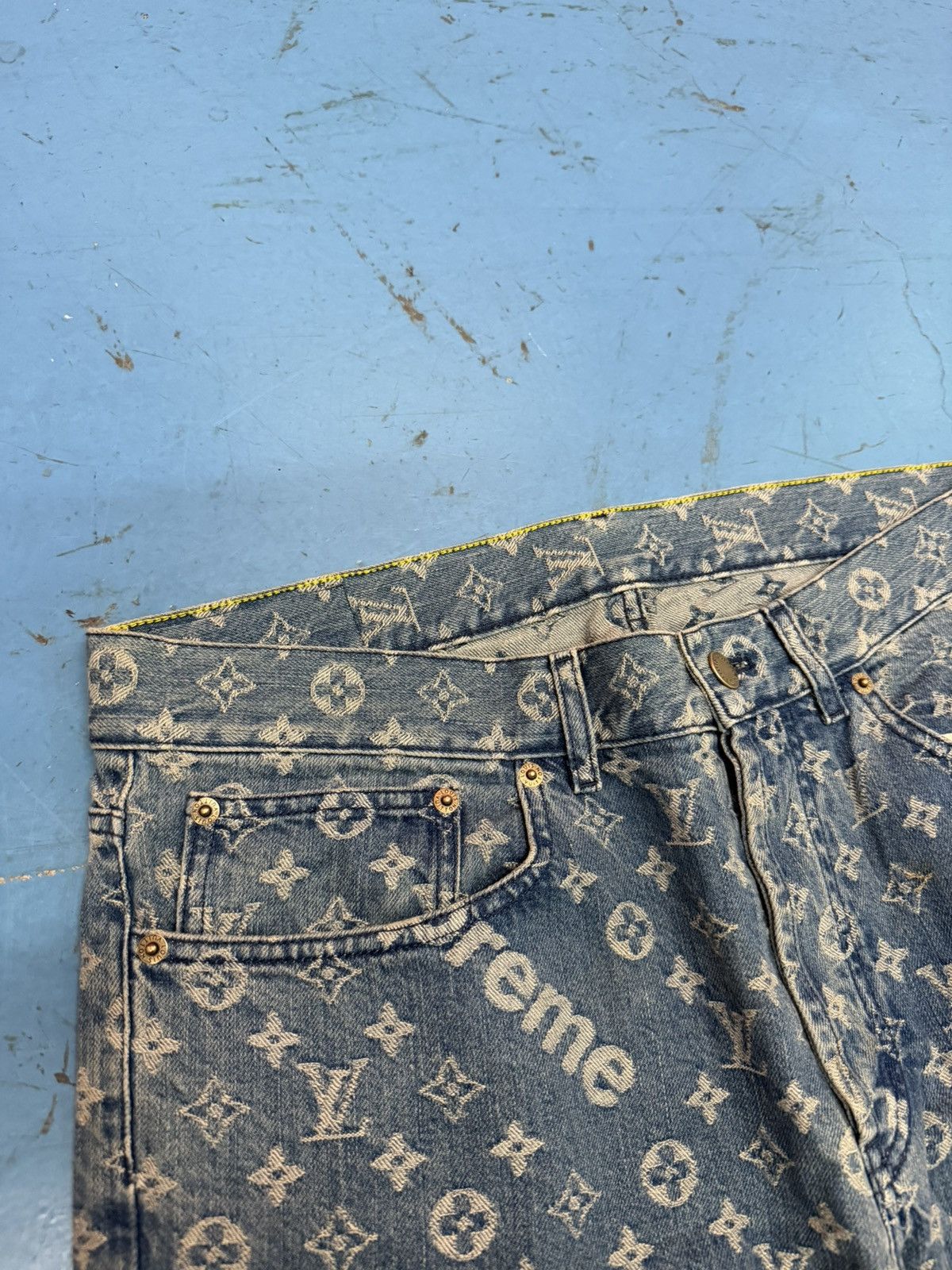 Louis Vuitton × Supreme LOUIS VUITTON X SUPREME DENIM Size US 33 - 4 Thumbnail