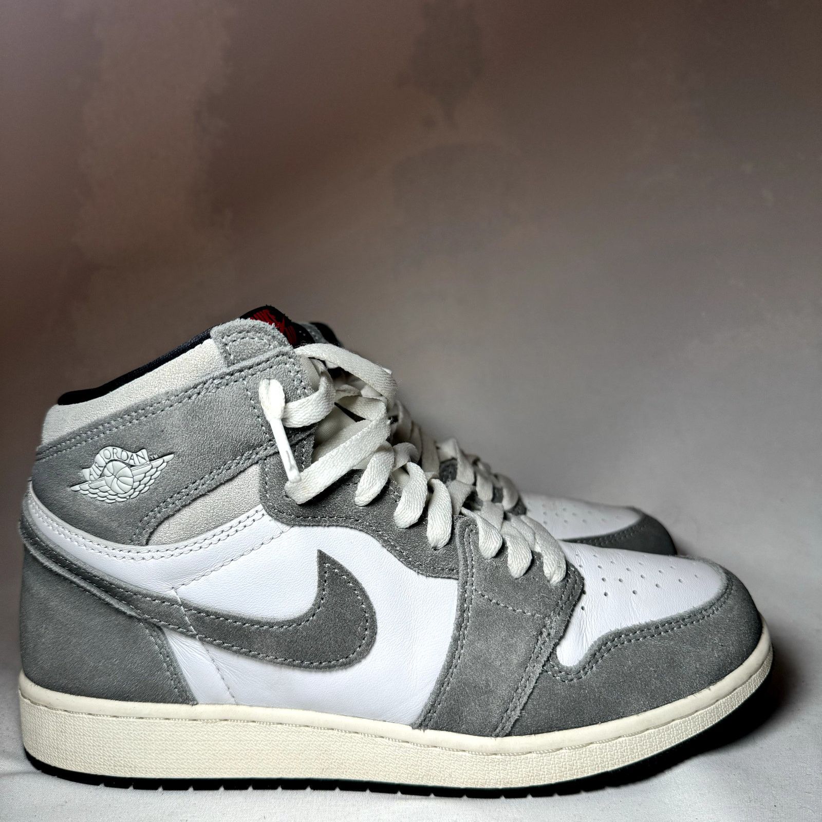 Jordan Brand × Nike Size 6.5 - Nike Air Jordan 1 Retro High OG GS Washed Black Size US 6.5 / EU 39-40 - 1 Thumbnail