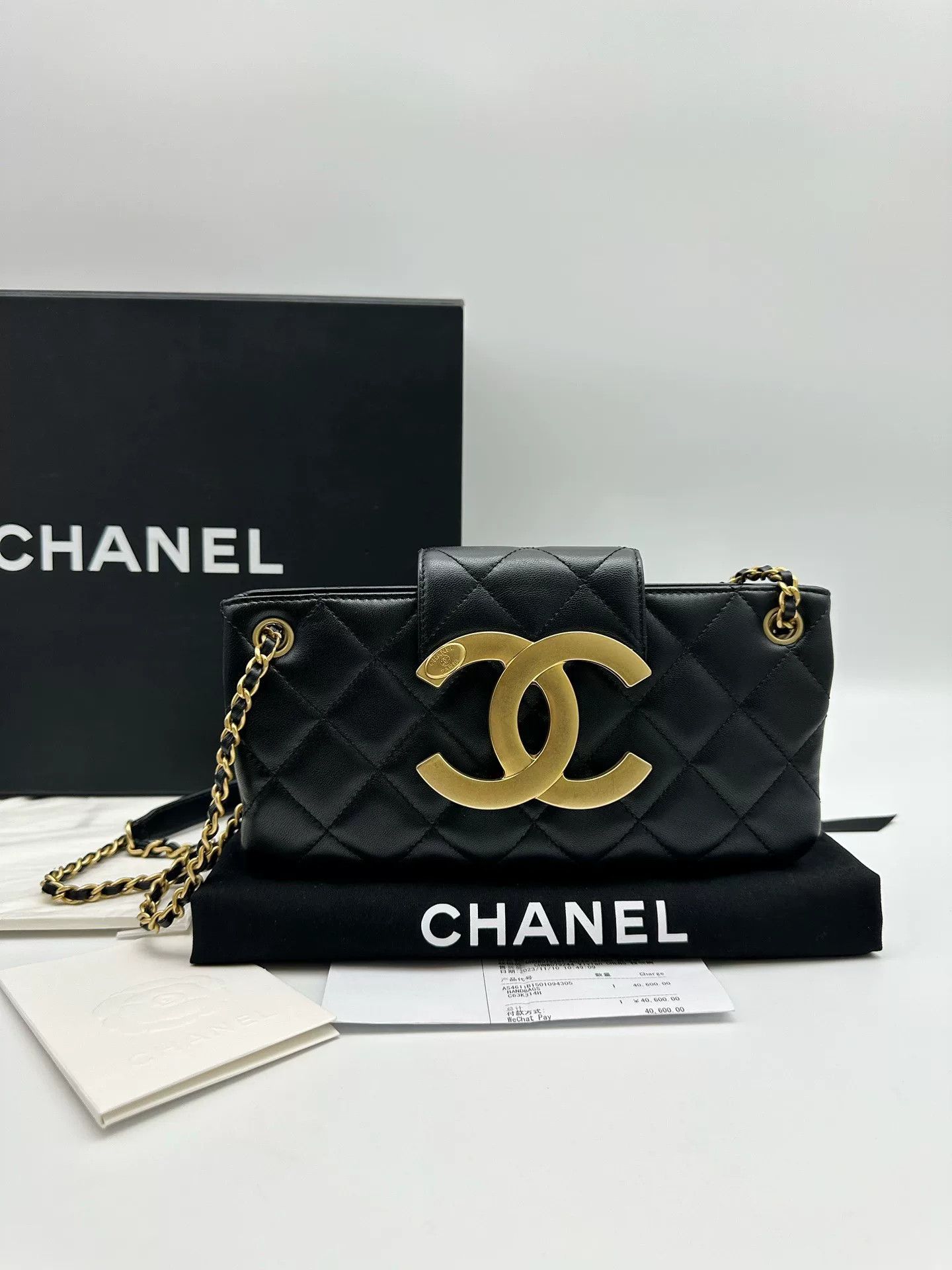 Chanel Pre-loved Bag Very good condition Size ONE SIZE - 1 Thumbnail