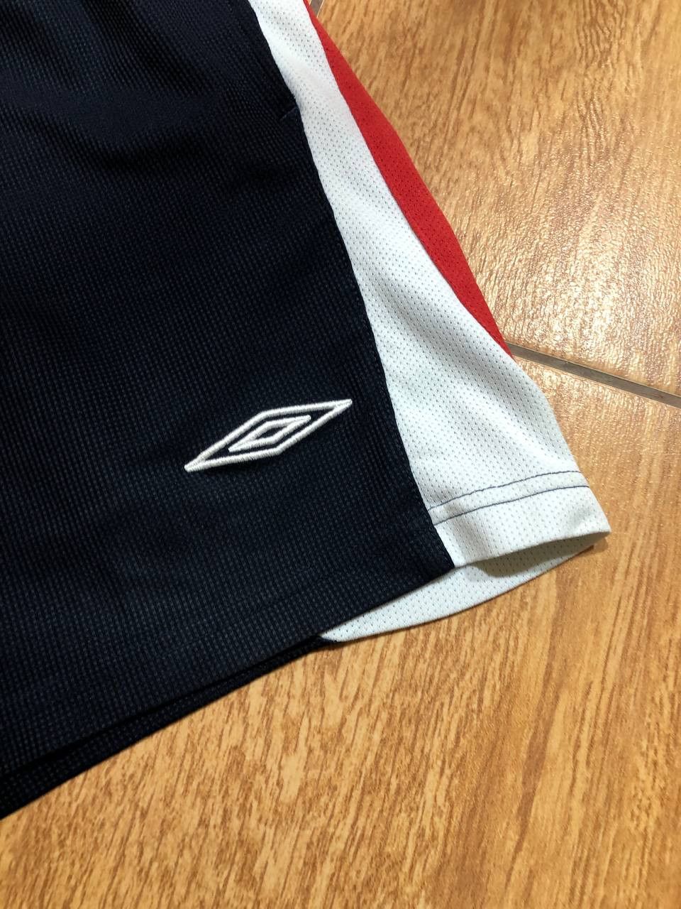 Umbro Umbro England Retro Sports Shorts Pants Football Size US 32 / EU 48 - 12 Thumbnail