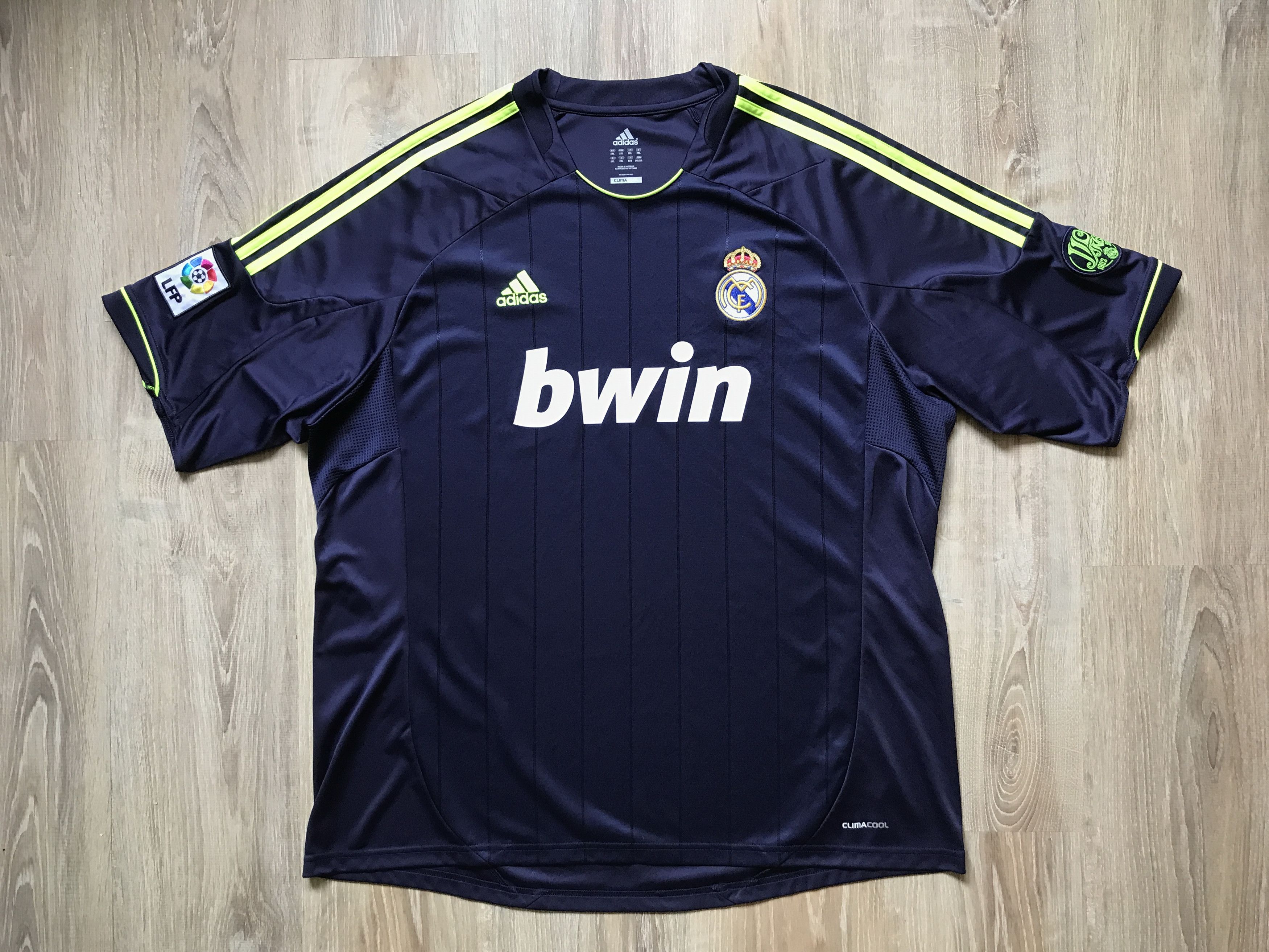 Adidas Adidas Real Madrid Away Football Shirt 2012-2013 Size US XXL / EU 58 / 5 - 1 Thumbnail