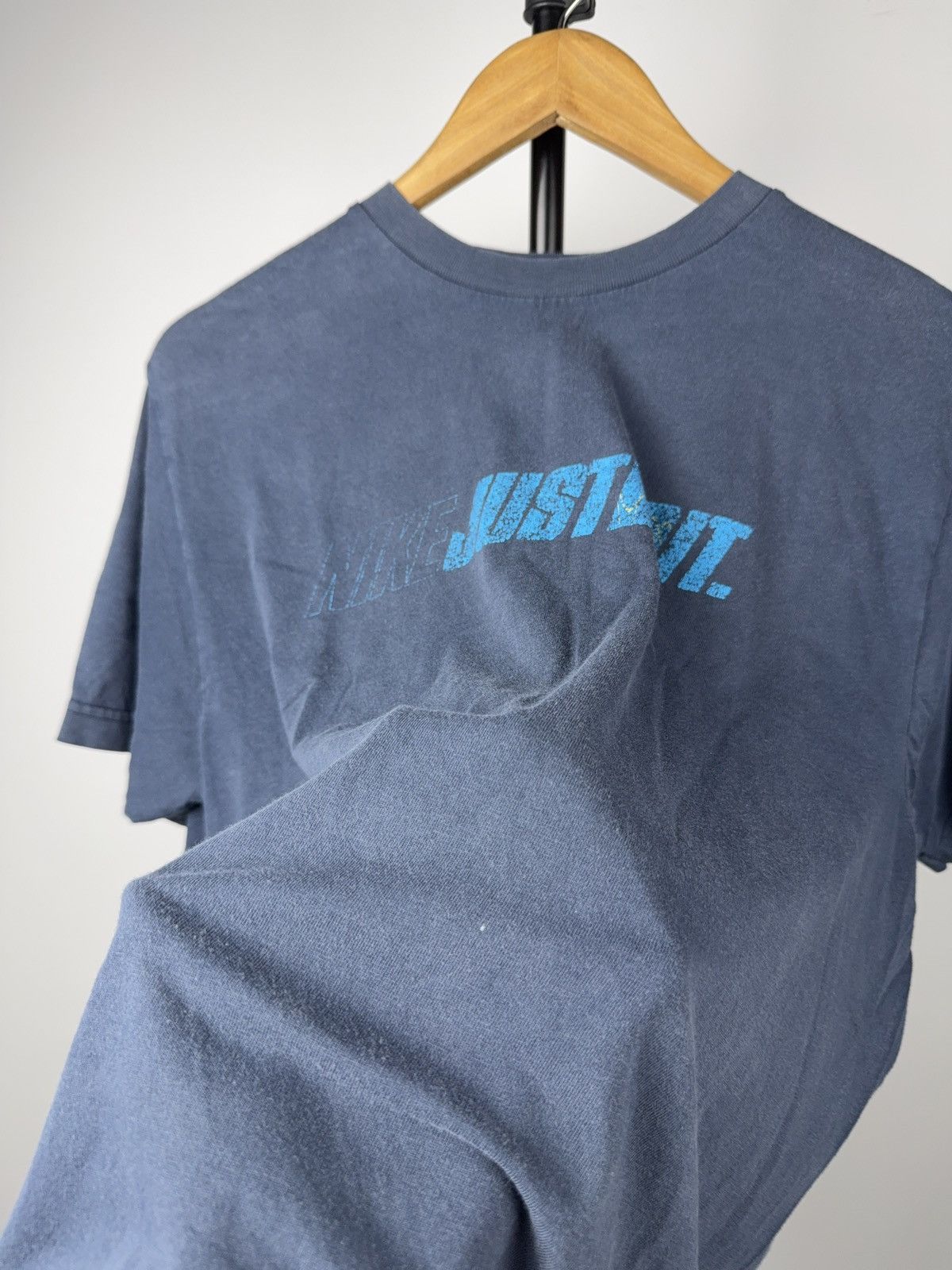 Nike 90s Nike Just Do It Faded Vintage Style Graphic Sports Tee Size US M / EU 48-50 / 2 - 5 Thumbnail