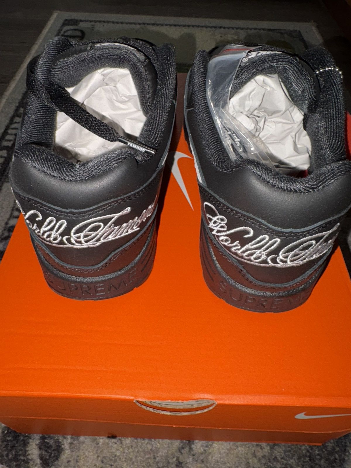 Nike × Supreme Supreme Nike Air Max 1 ‘87 SP (Womens 7) Size US 5.5 / EU 38 - 4 Thumbnail