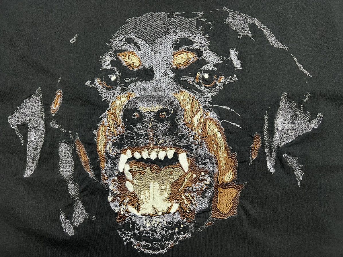 Givenchy Givenchy - Riccardo Tisci - Rottweiler Embroidered T-Shirt Size US M / EU 48-50 / 2 - 9 Thumbnail