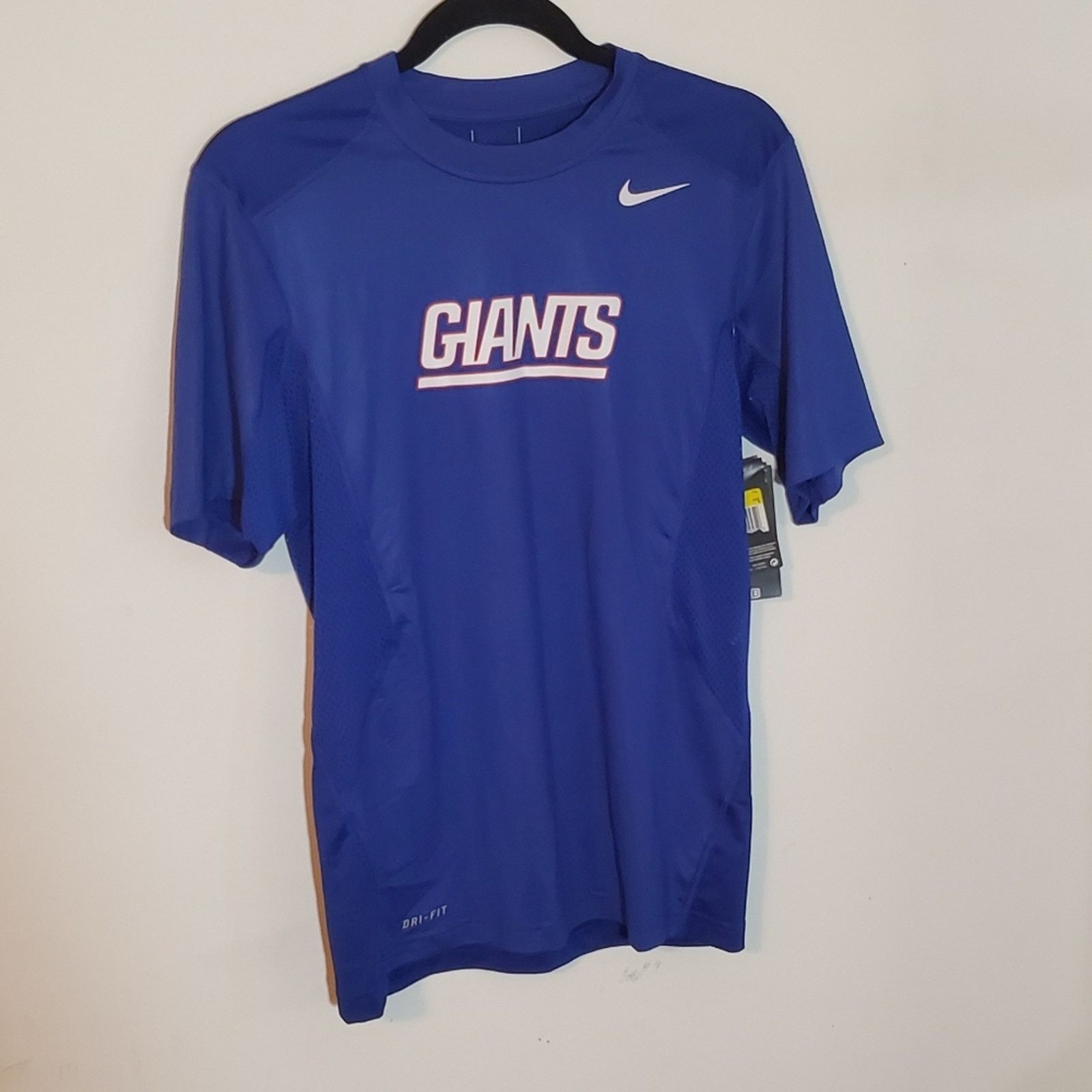 Nike NWT! Nike NFL Giants Dri-Fit Hypercool Blue Fitted Tee Small Size US S / EU 44-46 / 1 - 4 Thumbnail