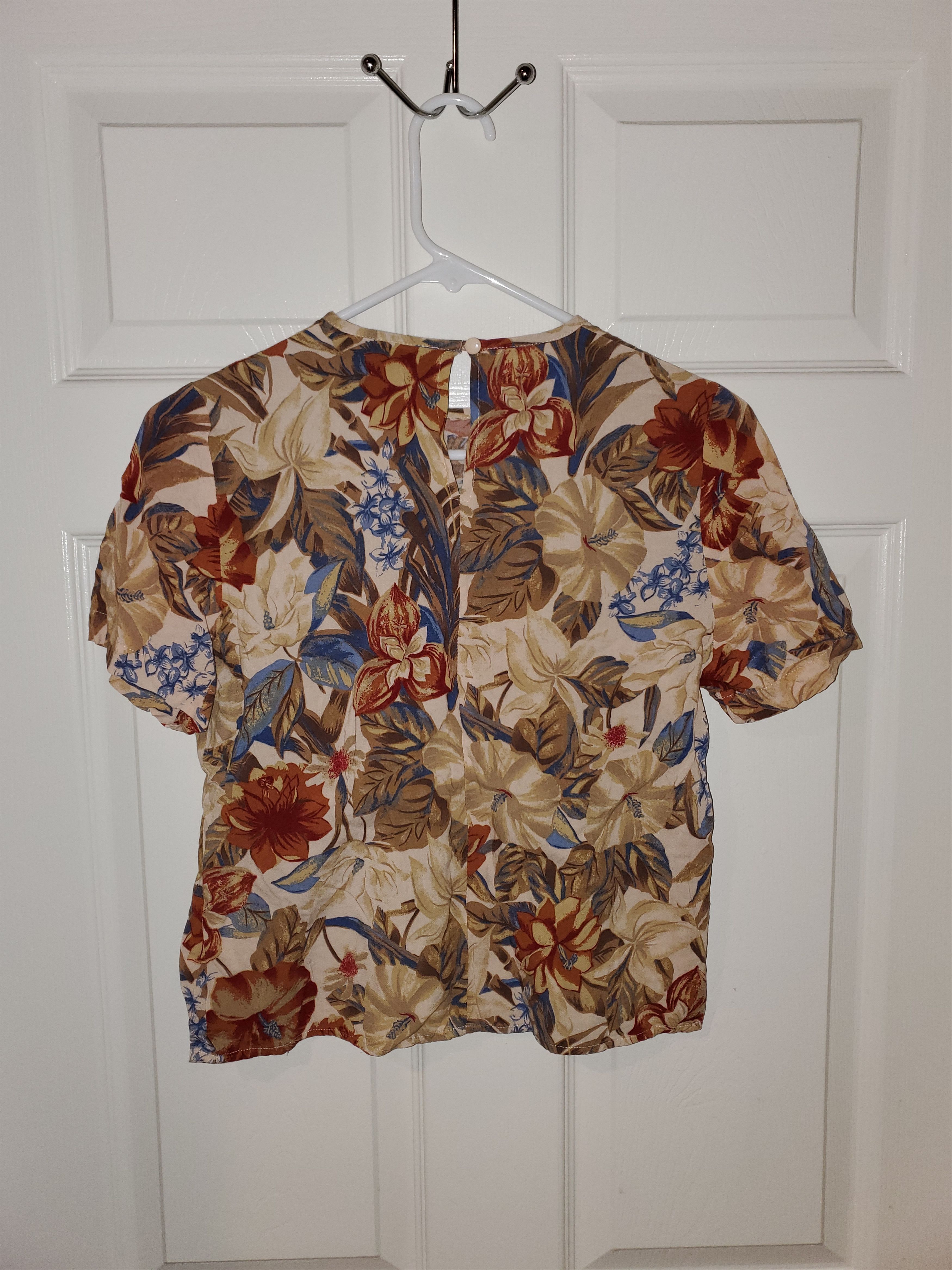 Vintage Vintage Sag Harbor Petite Floral Print Top (size s) Size S / US 4 / IT 40 - 3 Thumbnail