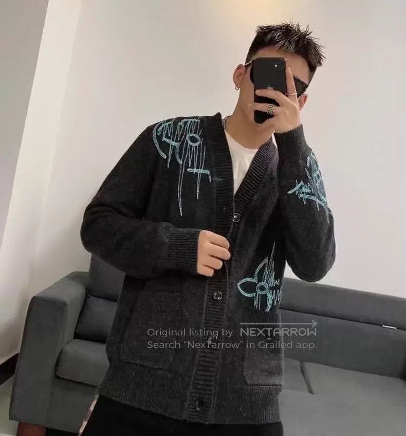 Louis Vuitton Louis Vuitton 23 Black and Grey Old Cut Sheep Wool V-Neck Size US L / EU 52-54 / 3 - 9 Thumbnail