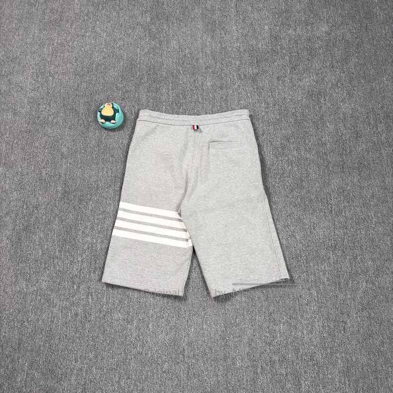 Thom Browne Thom Browne size 3 Grey Four-Stripe Drawstring Shorts Size US 28 / EU 44 - 2 Thumbnail
