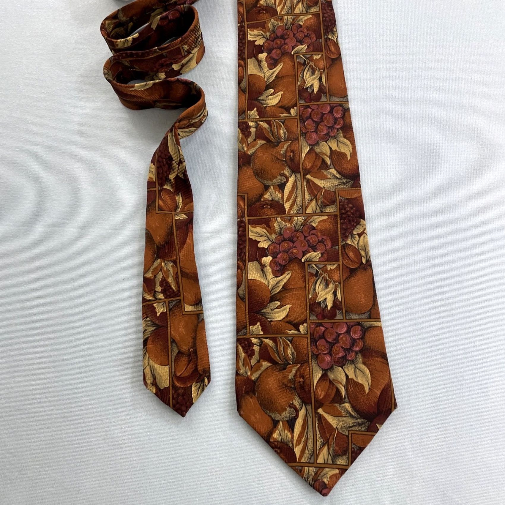 Vintage VINTAGE Necktie LDM Italy Silk Baroque Grapes Figs Pears Wedding Brown Red 4x59 Men Tie Size ONE SIZE - 3 Thumbnail