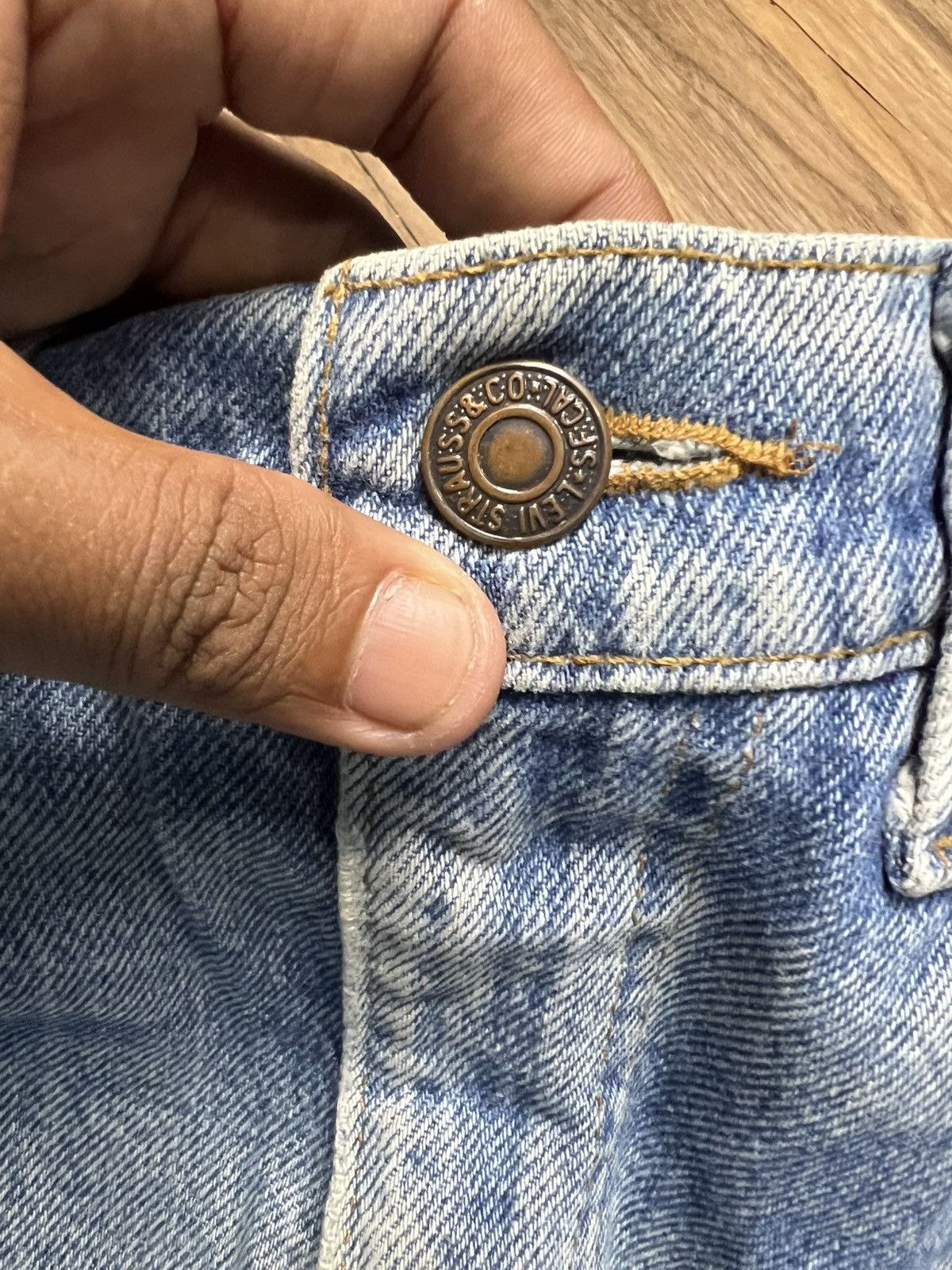 Levi's 90s Vintage Levi’s 505 Regular Fit Jeans - Made in USA (43) Size US 29 - 8 Thumbnail