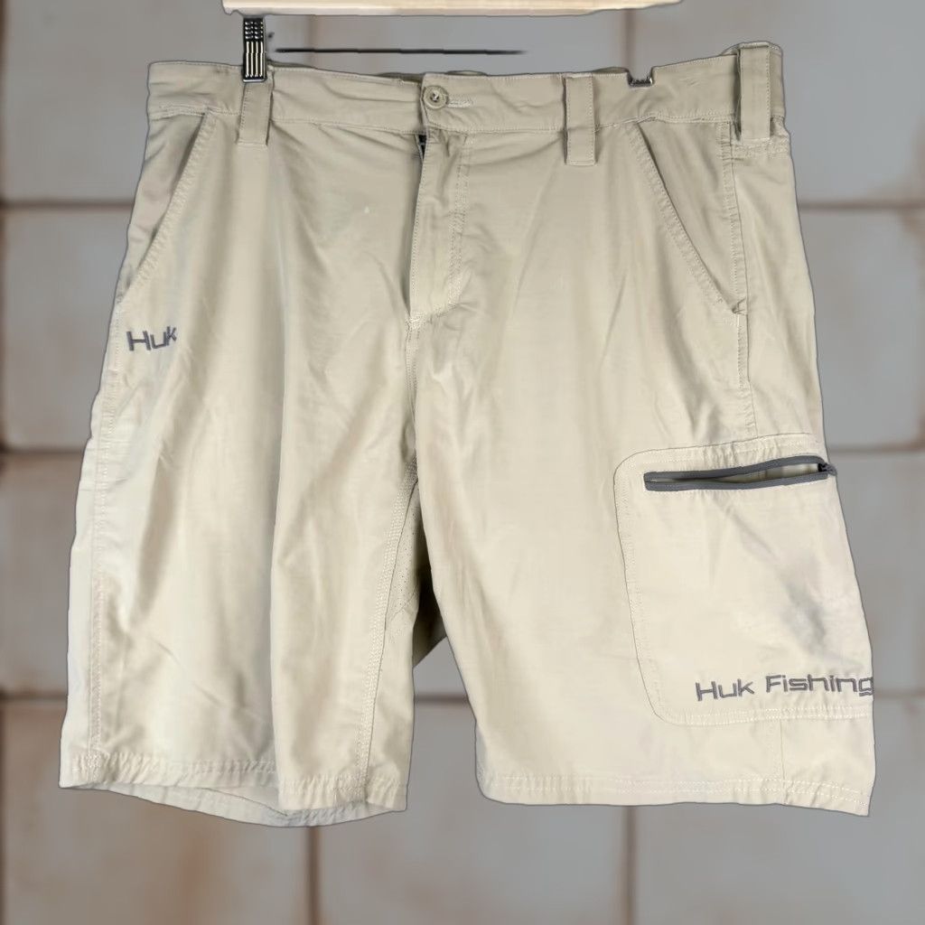 Vintage Huk Men's XL Performance Fabrics Khaki Utility Pockets Shorts Cargo Fishing Hunt Beige Ulity Pockets Short XL Mens Size US 36 / EU 52 - 1 Thumbnail