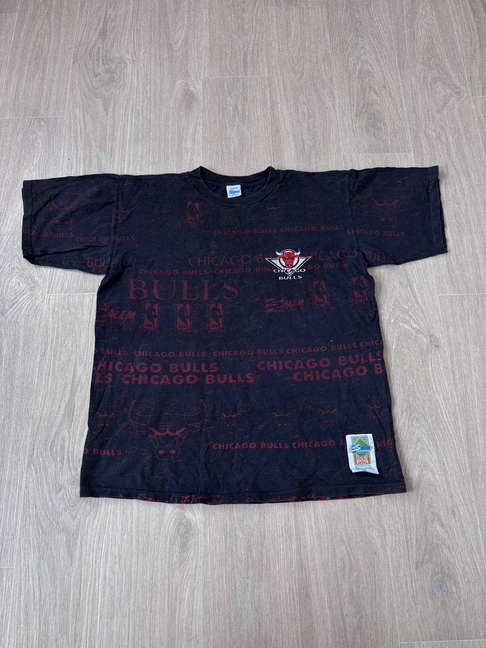 Band Tees Vintage Chicago Buls 1990s rare Size US XL / EU 56 / 4 - 1 Thumbnail