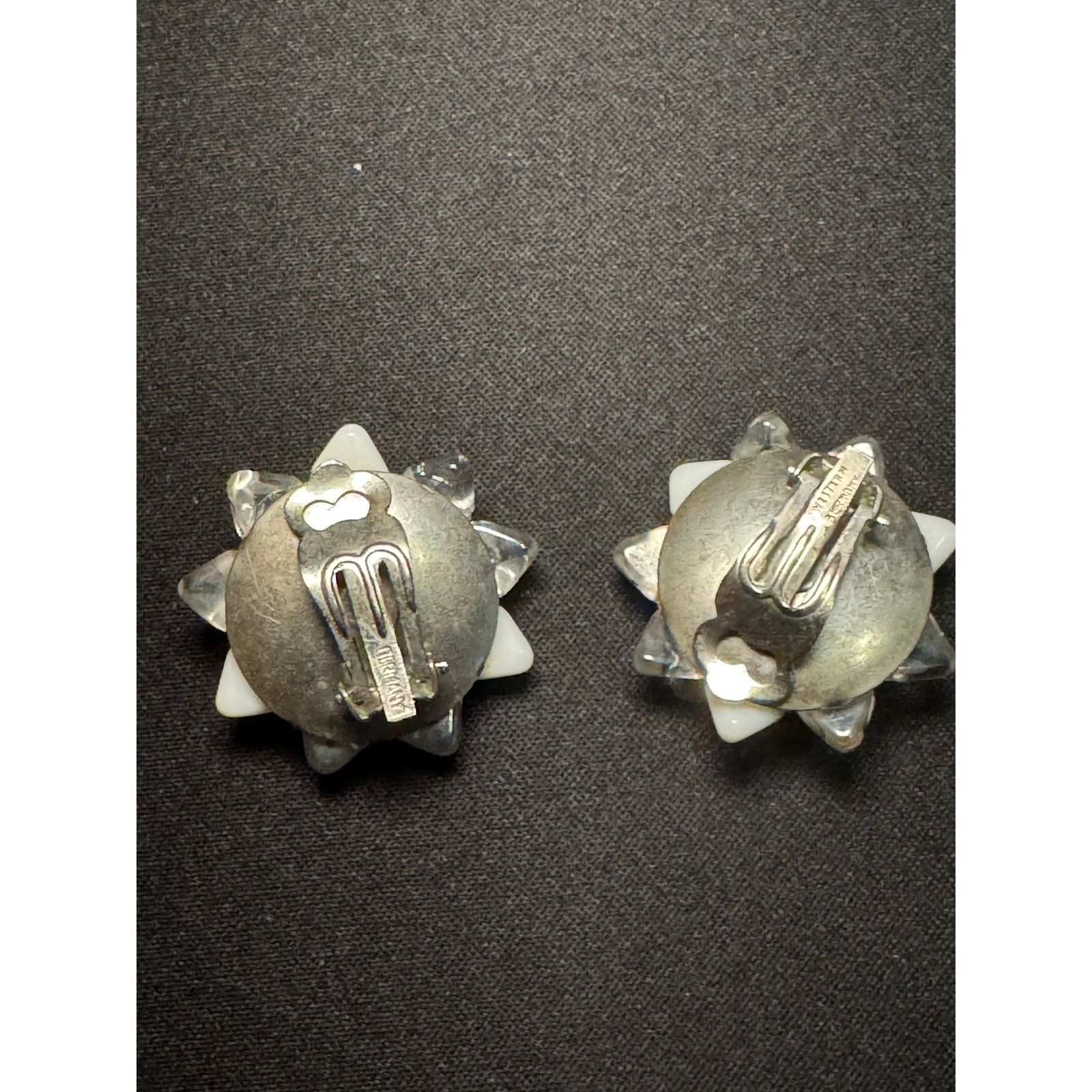 Other Vintage Germany Milk & Clear Glass Clip On Earrings Size ONE SIZE - 5 Thumbnail